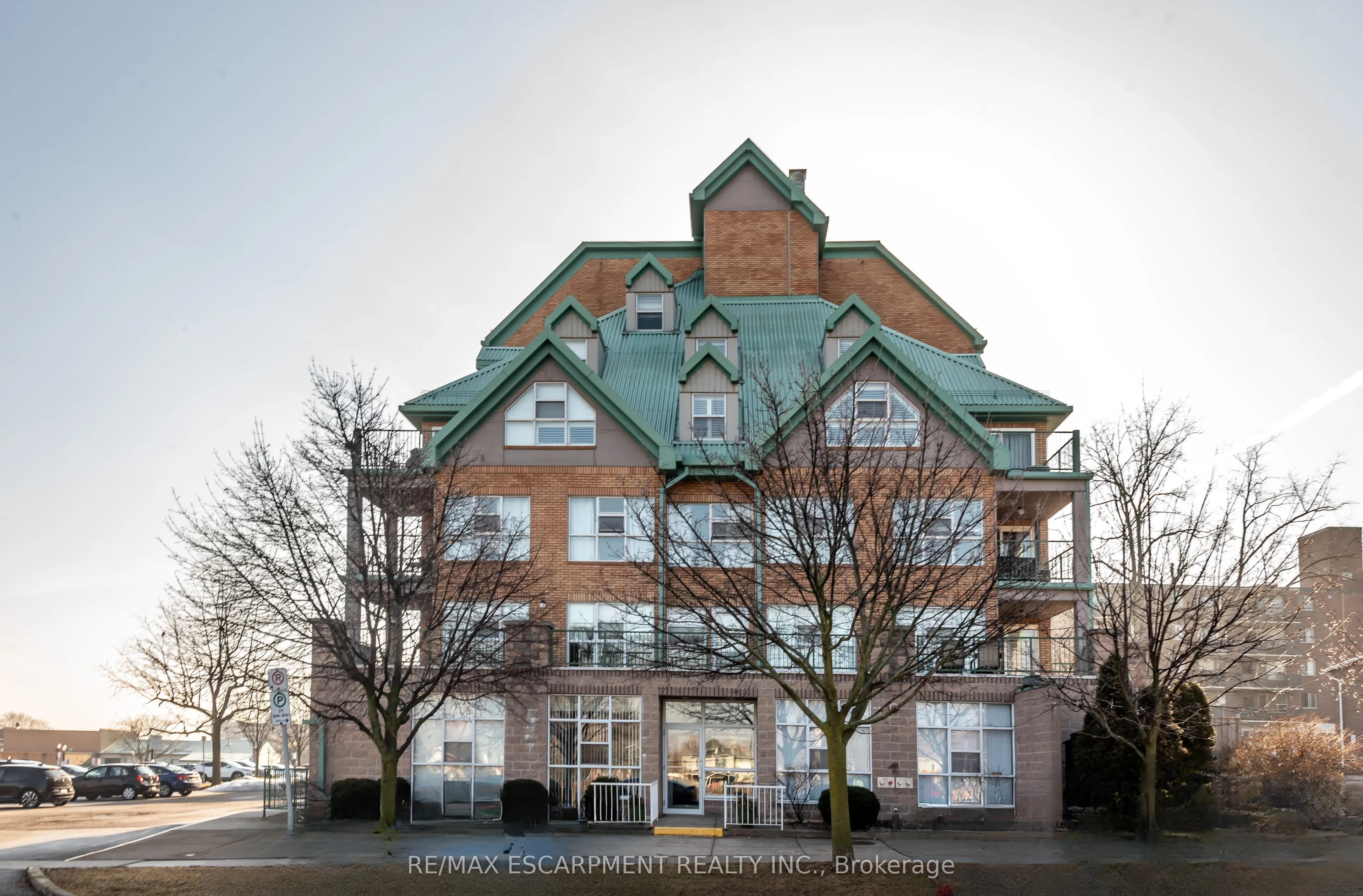 19 Lake Avenue S, #102