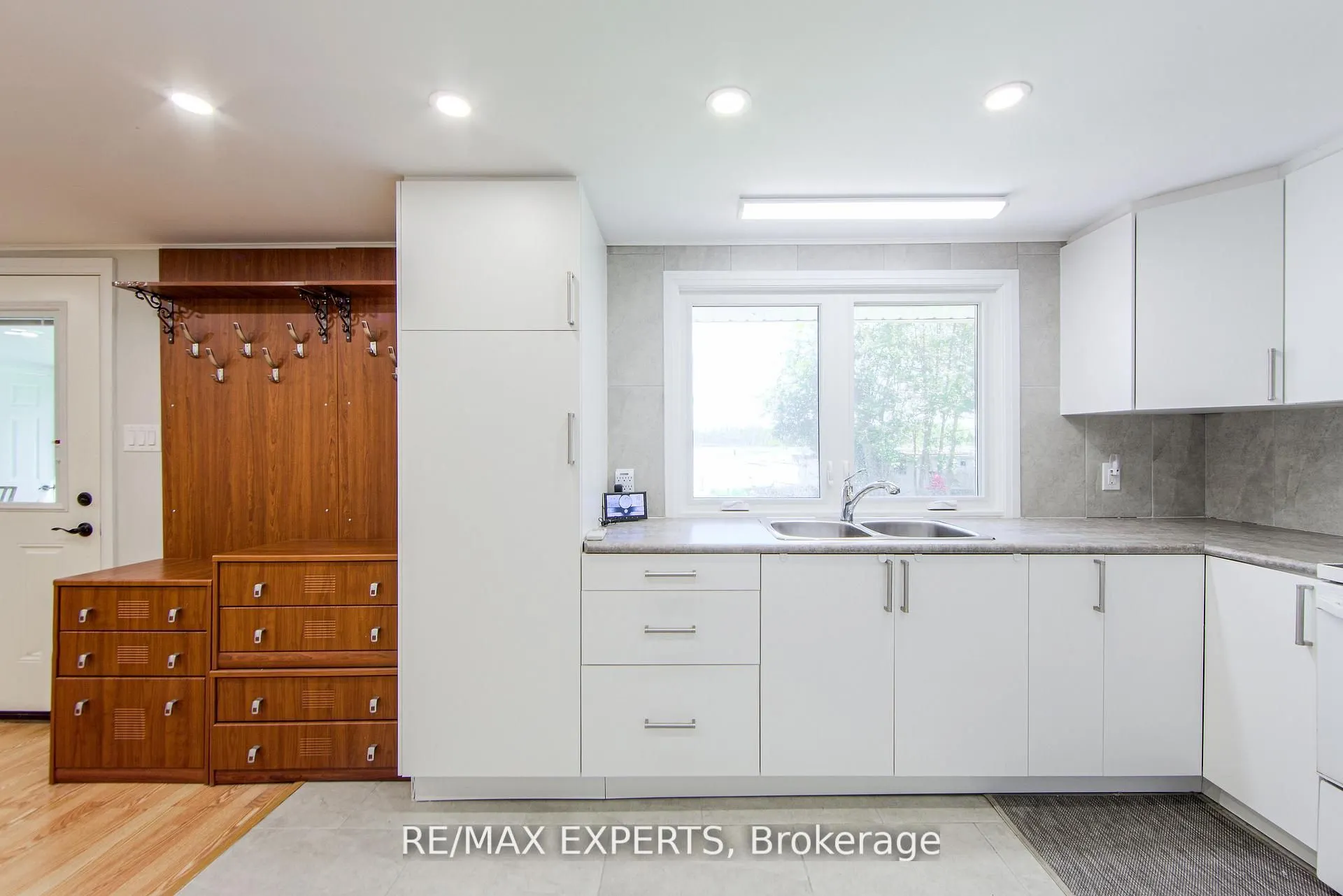 24 Riverside Drive
