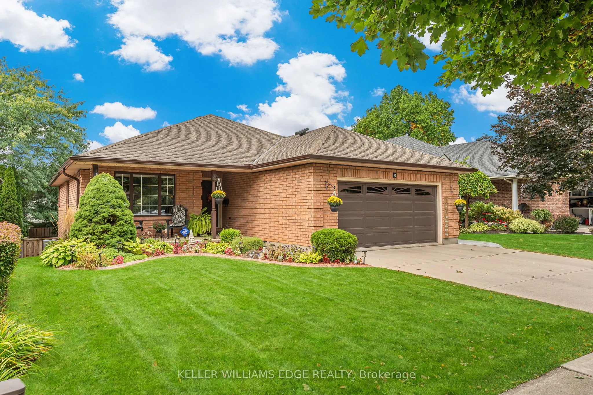 8 Oakridge Boulevard