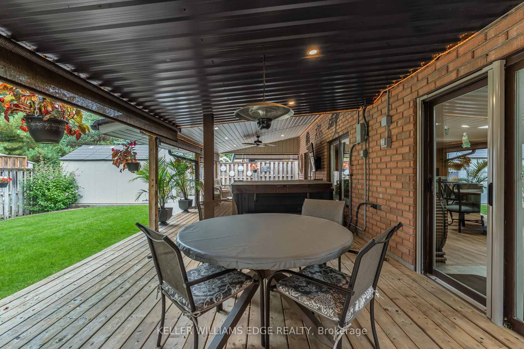 8 Oakridge Boulevard