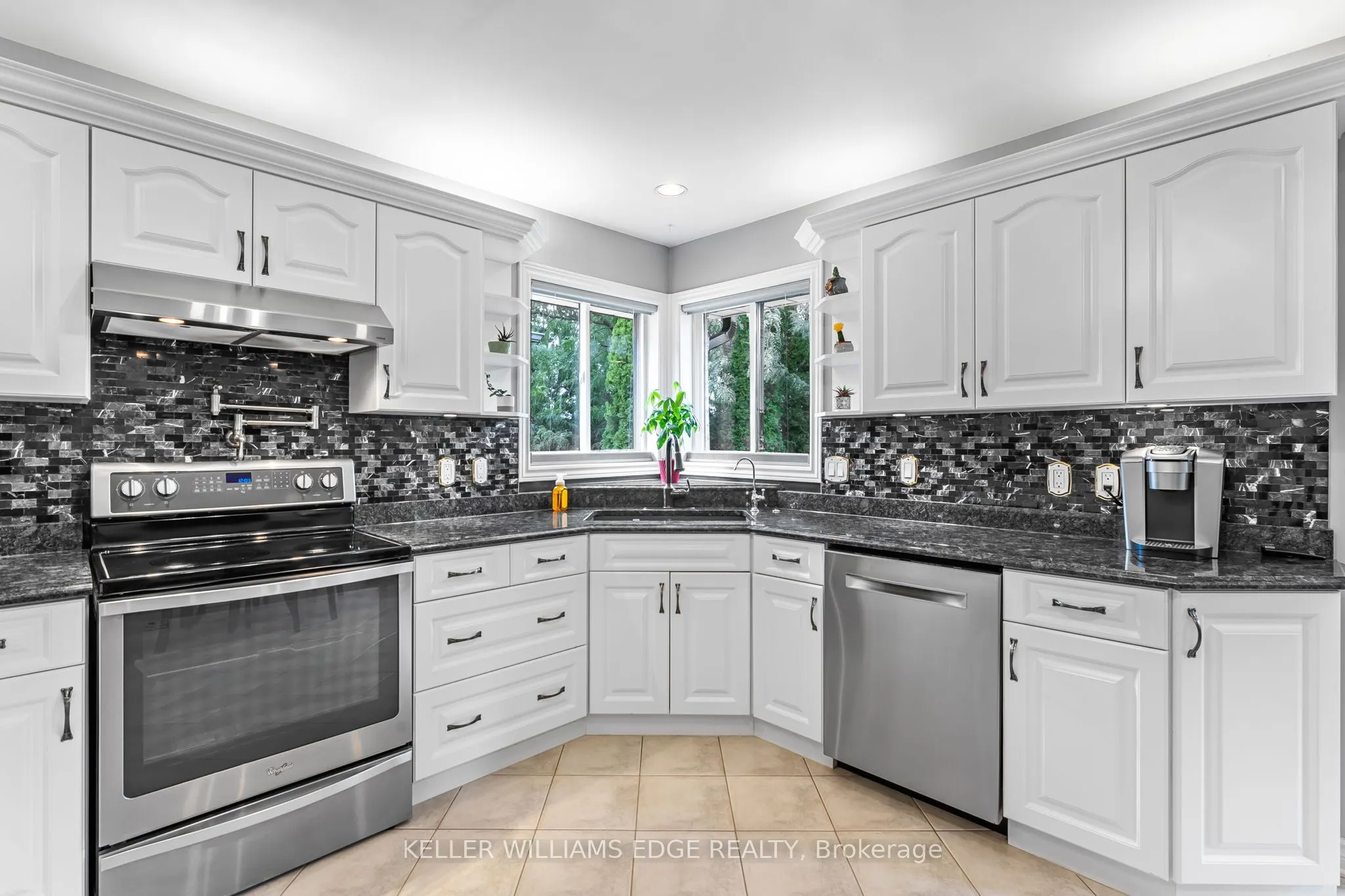 8 Oakridge Boulevard