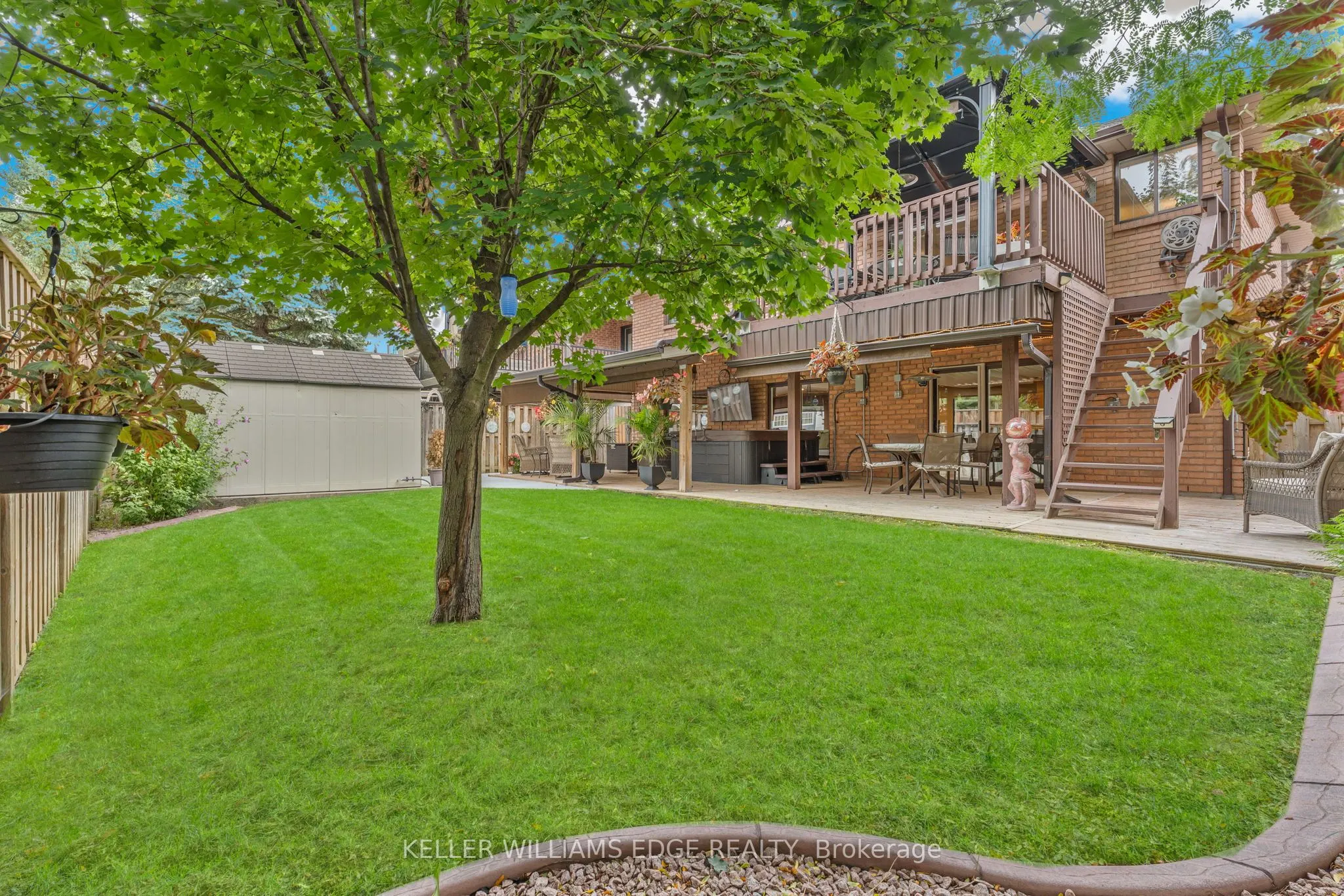 8 Oakridge Boulevard