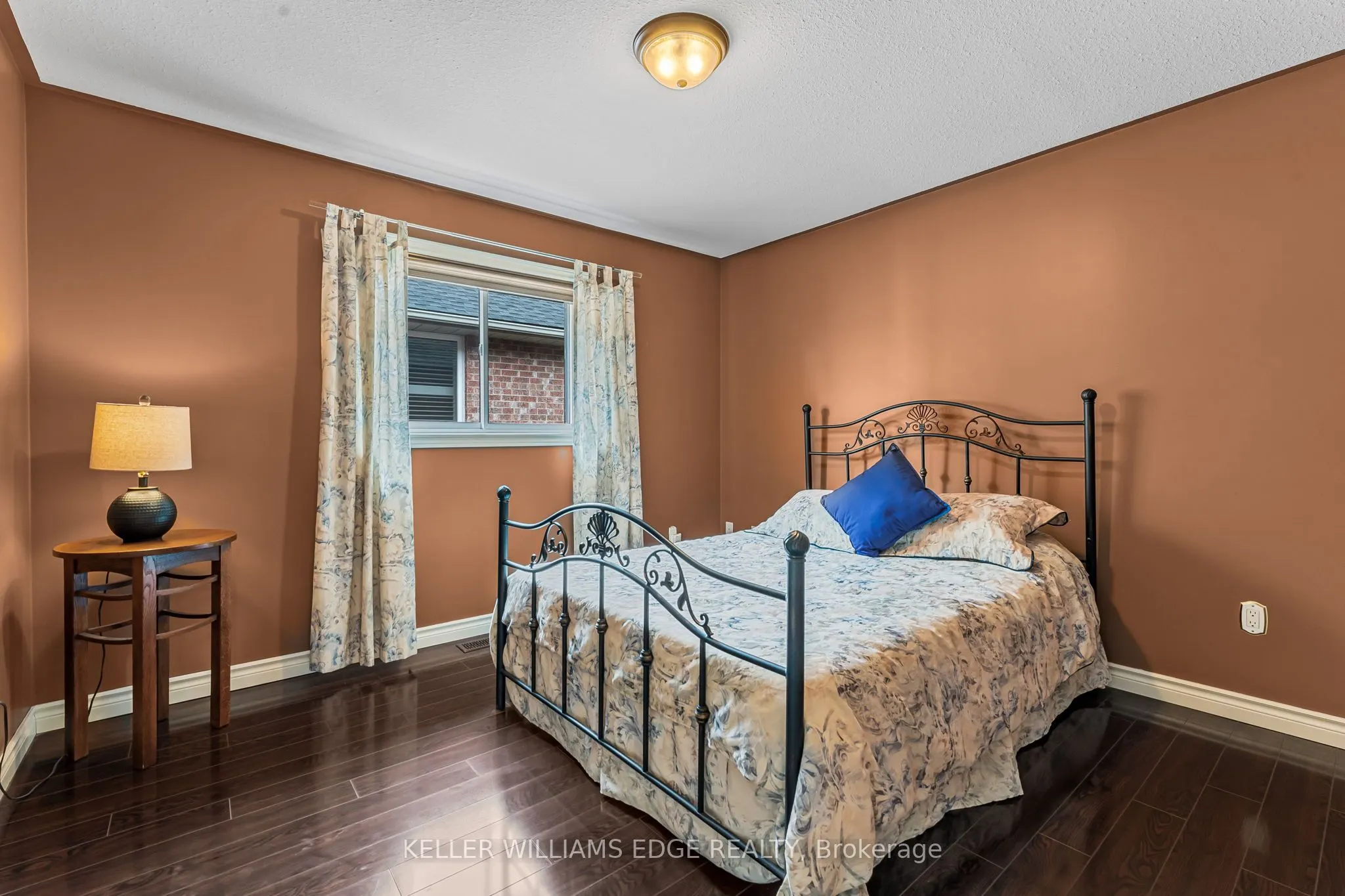 8 Oakridge Boulevard