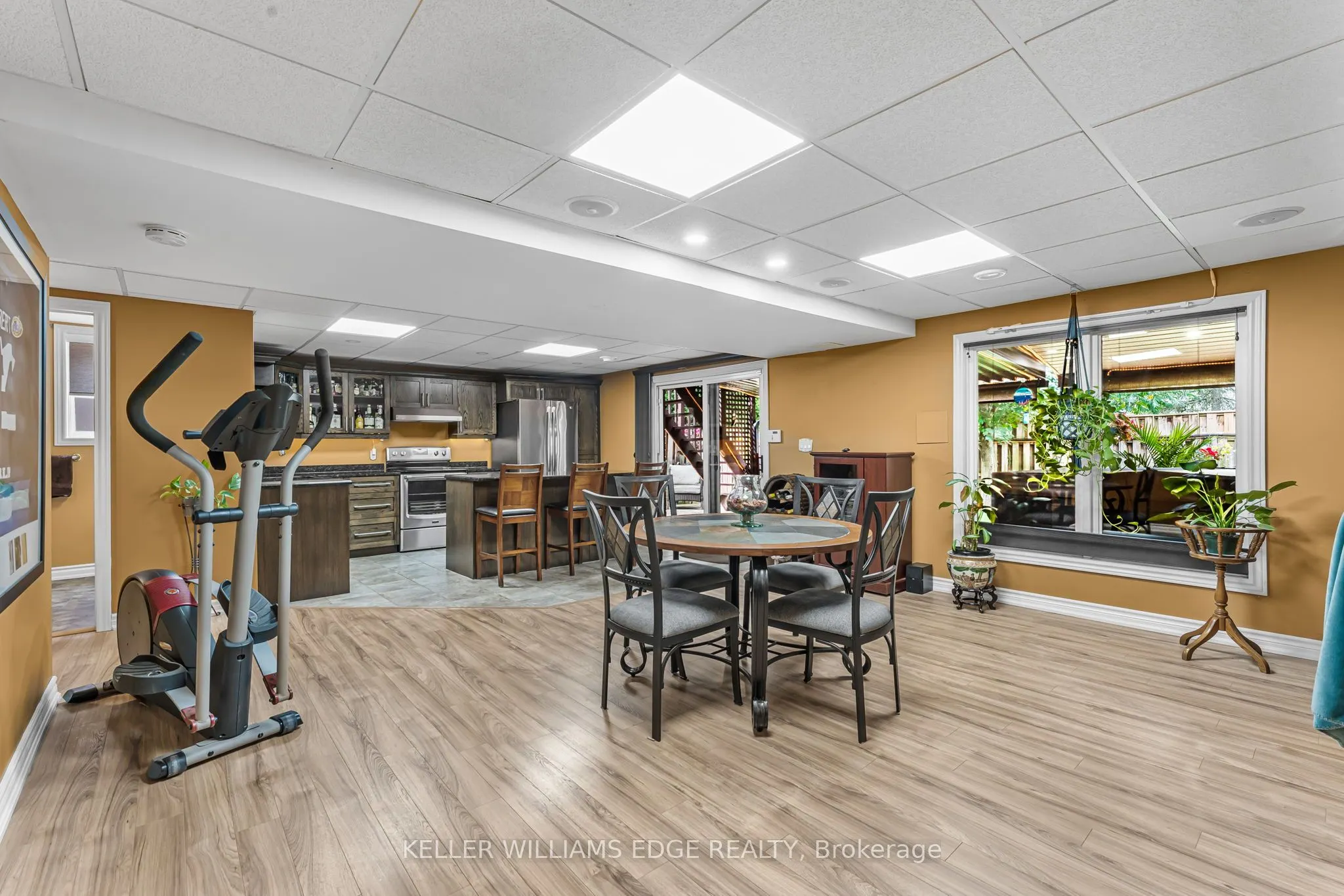 8 Oakridge Boulevard