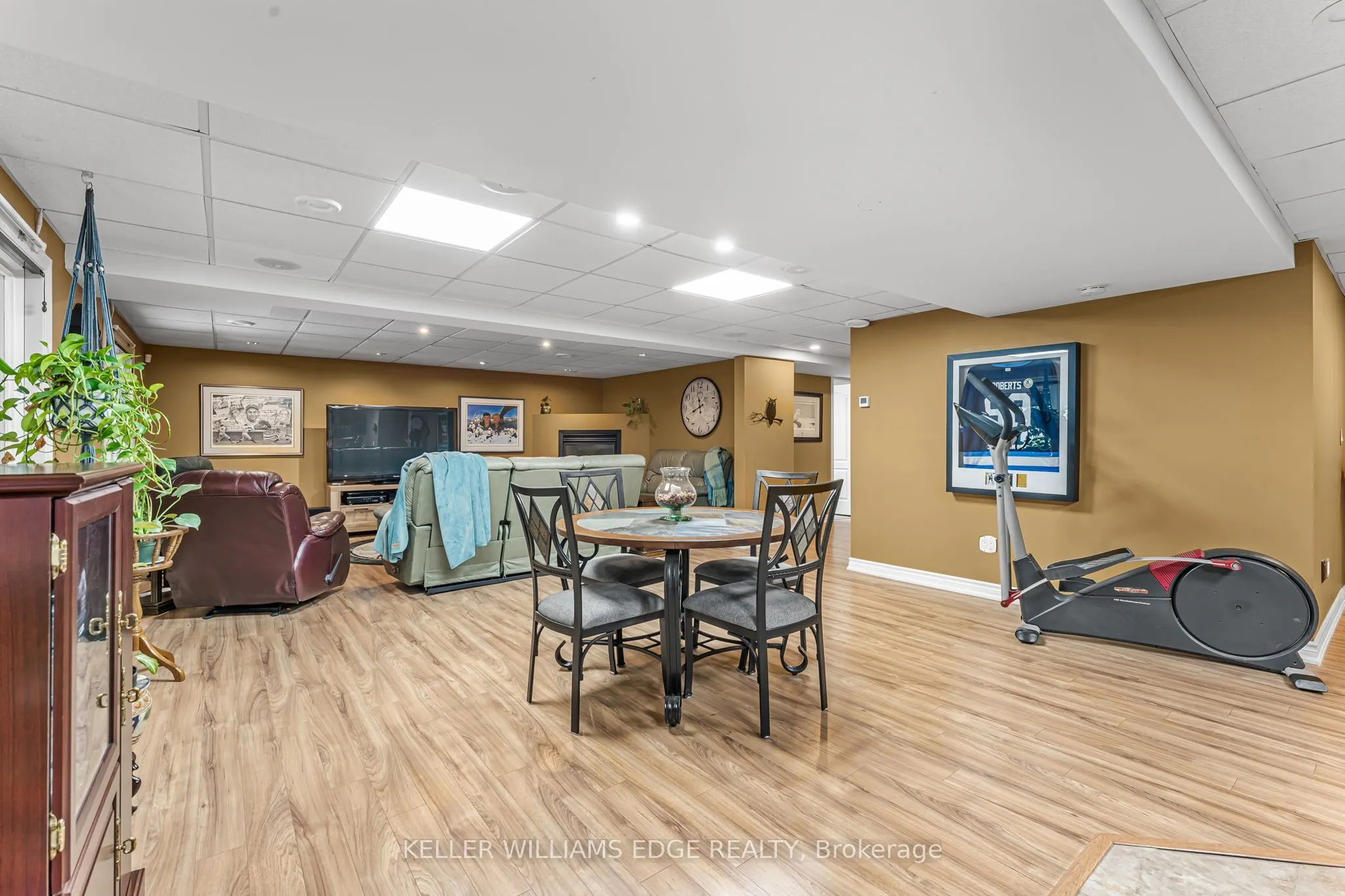 8 Oakridge Boulevard