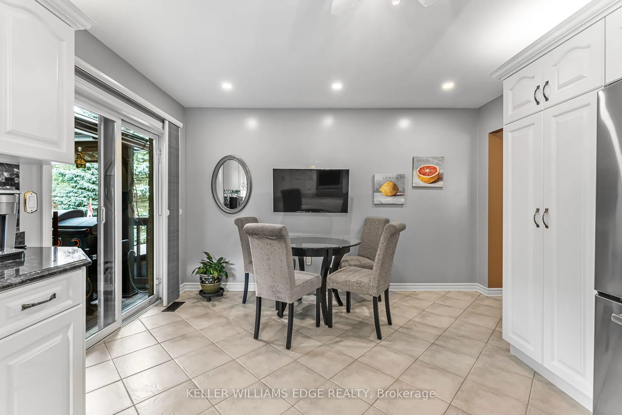 8 Oakridge Boulevard