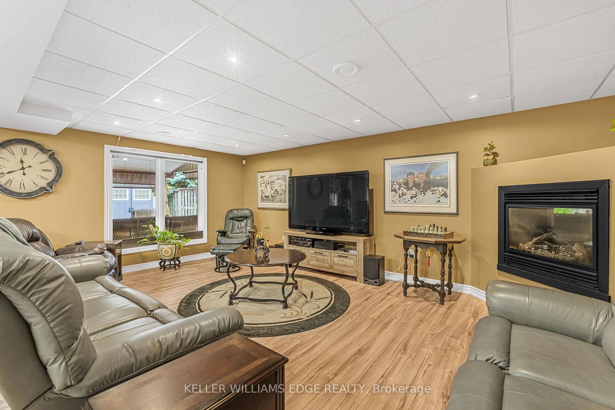 8 Oakridge Boulevard