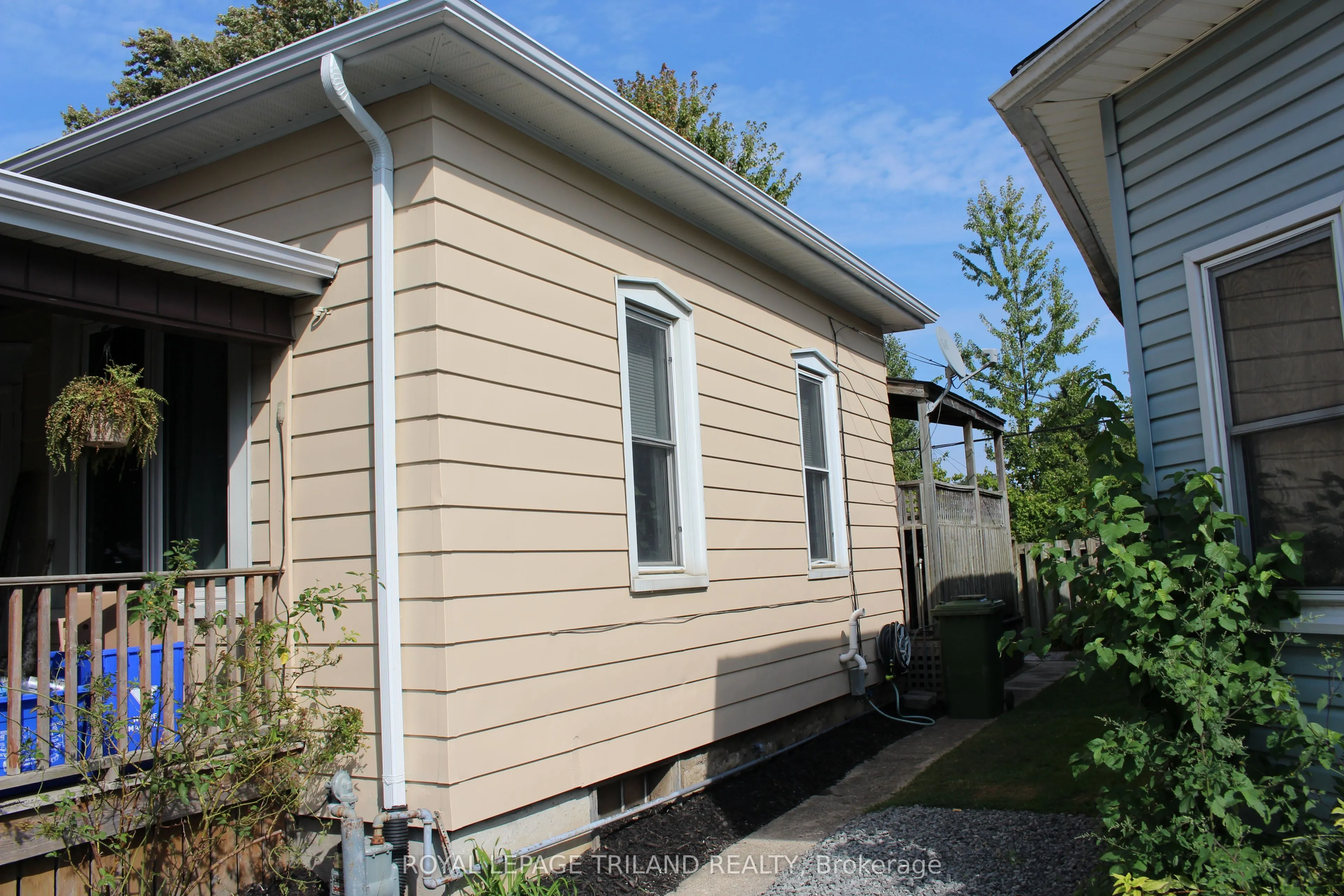 83 Flora Street