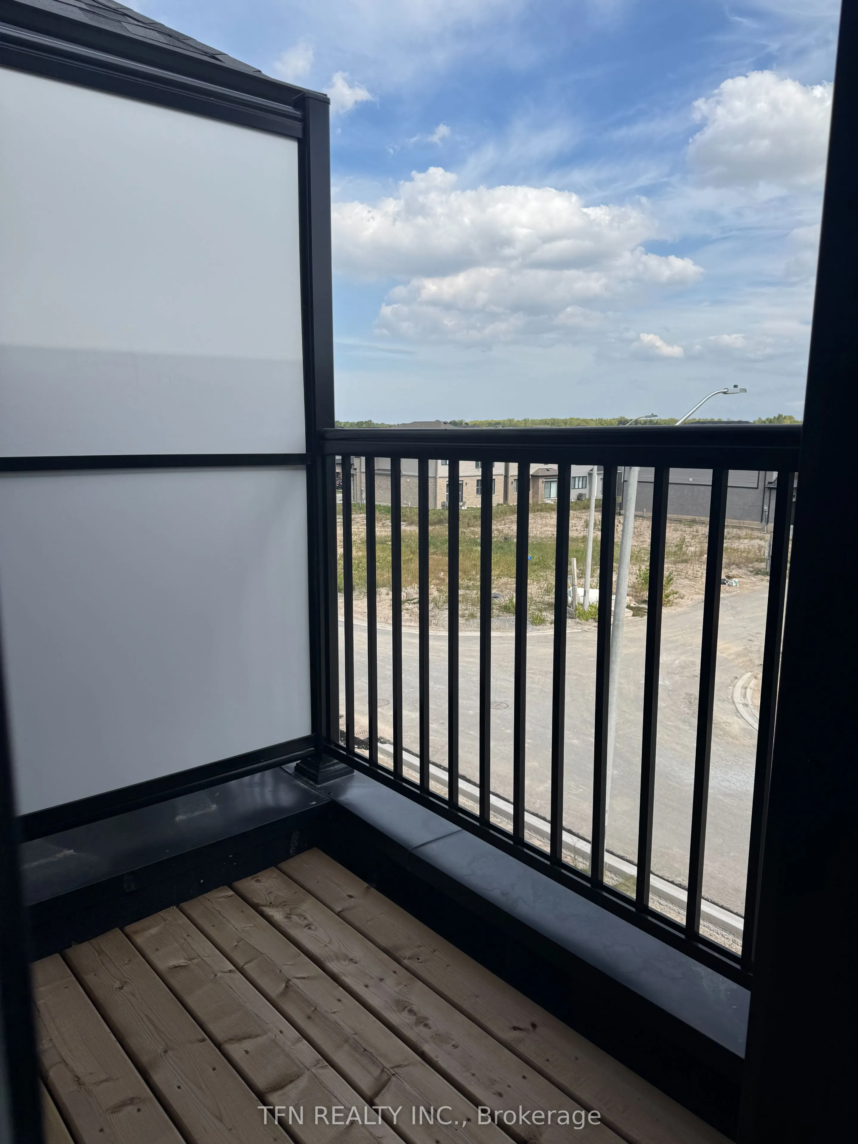 50 Lilac Lane N