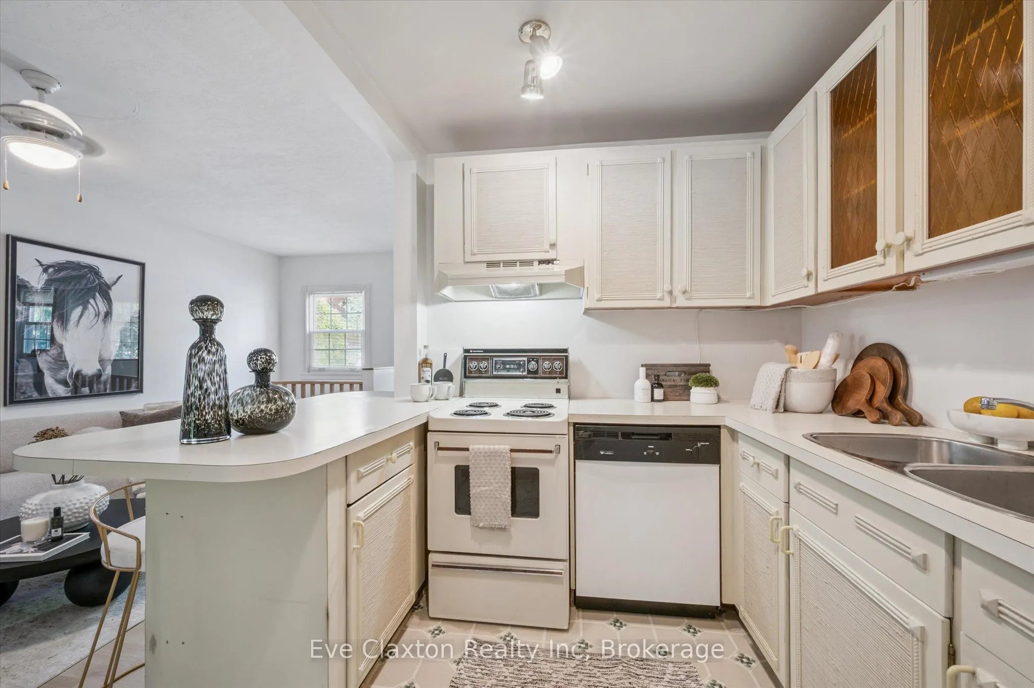 140 Arthur Street N