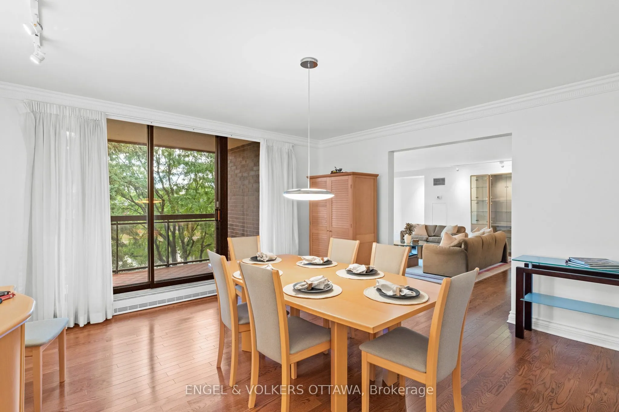 111 Echo Drive, #406