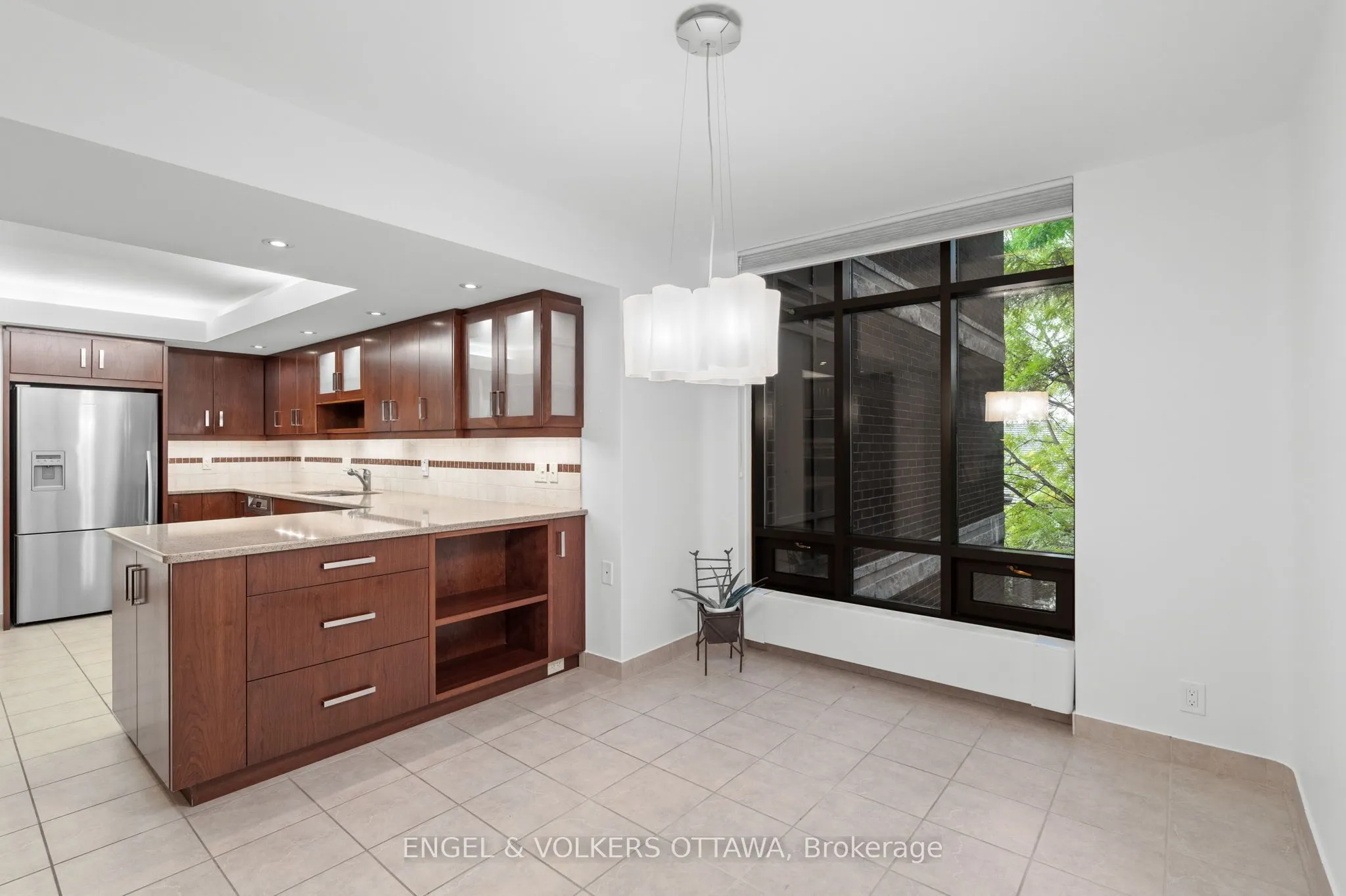 111 Echo Drive, #406
