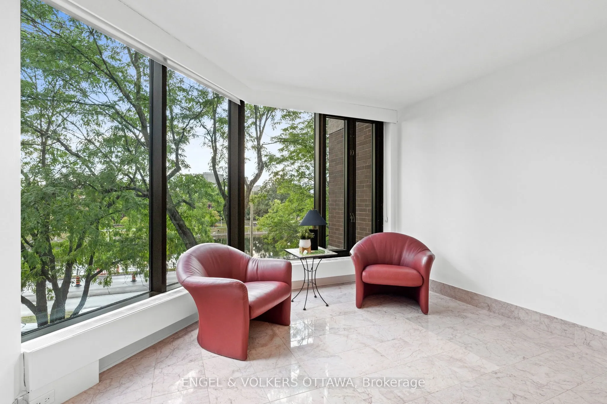 111 Echo Drive, #406