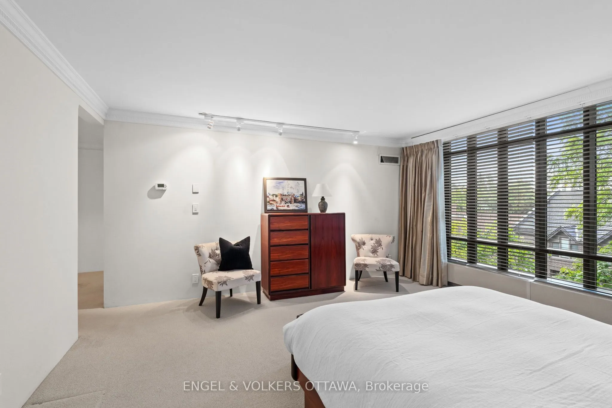 111 Echo Drive, #406