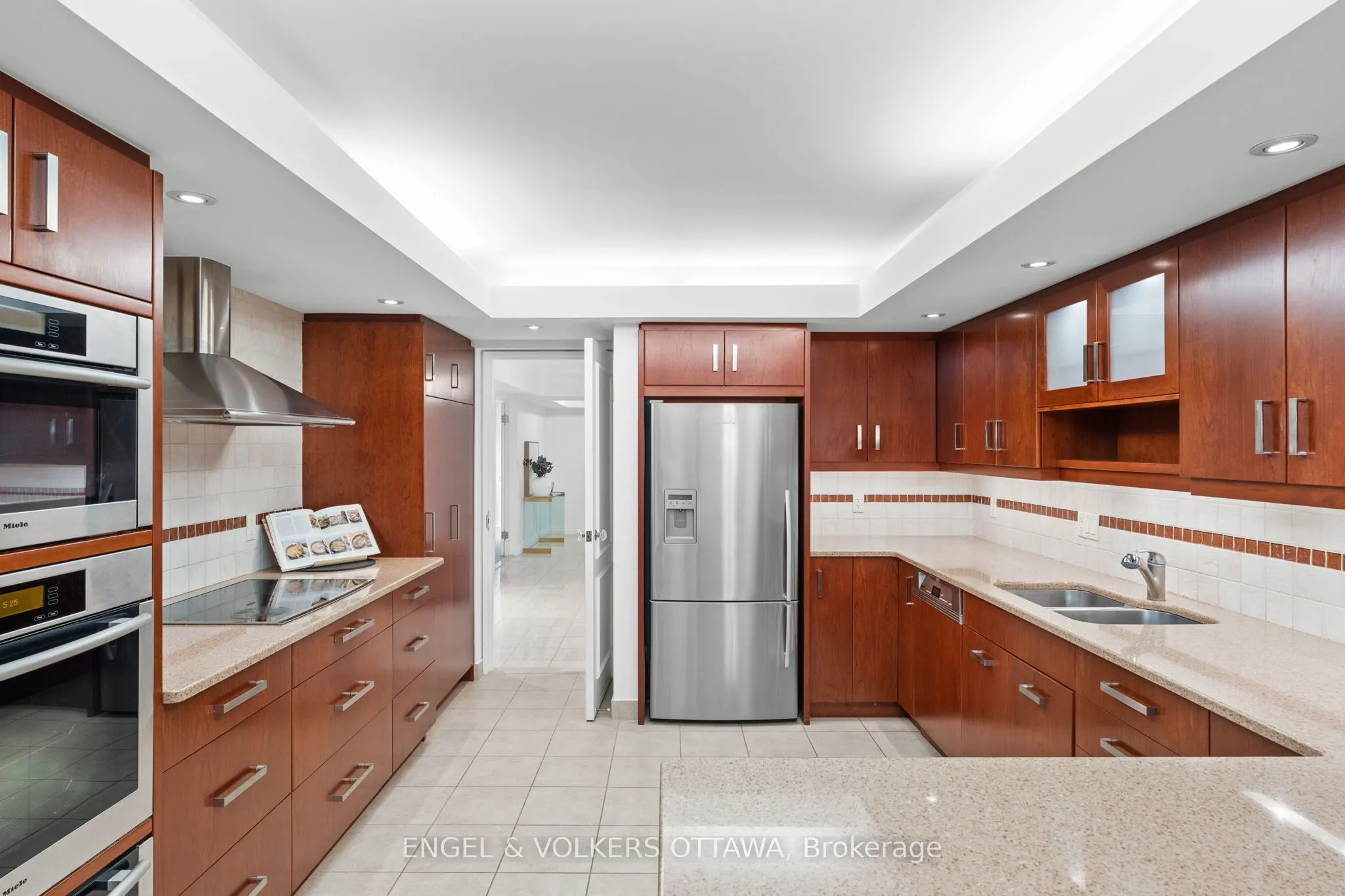 111 Echo Drive, #406