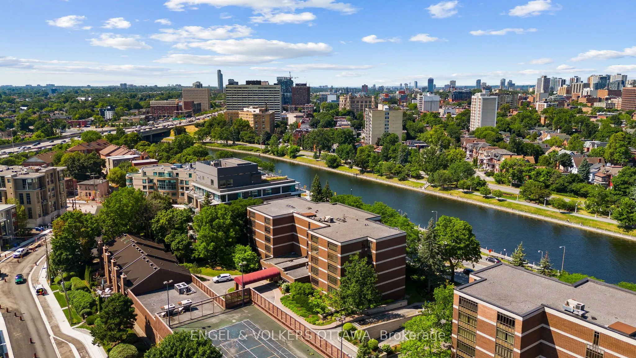 111 Echo Drive, #406