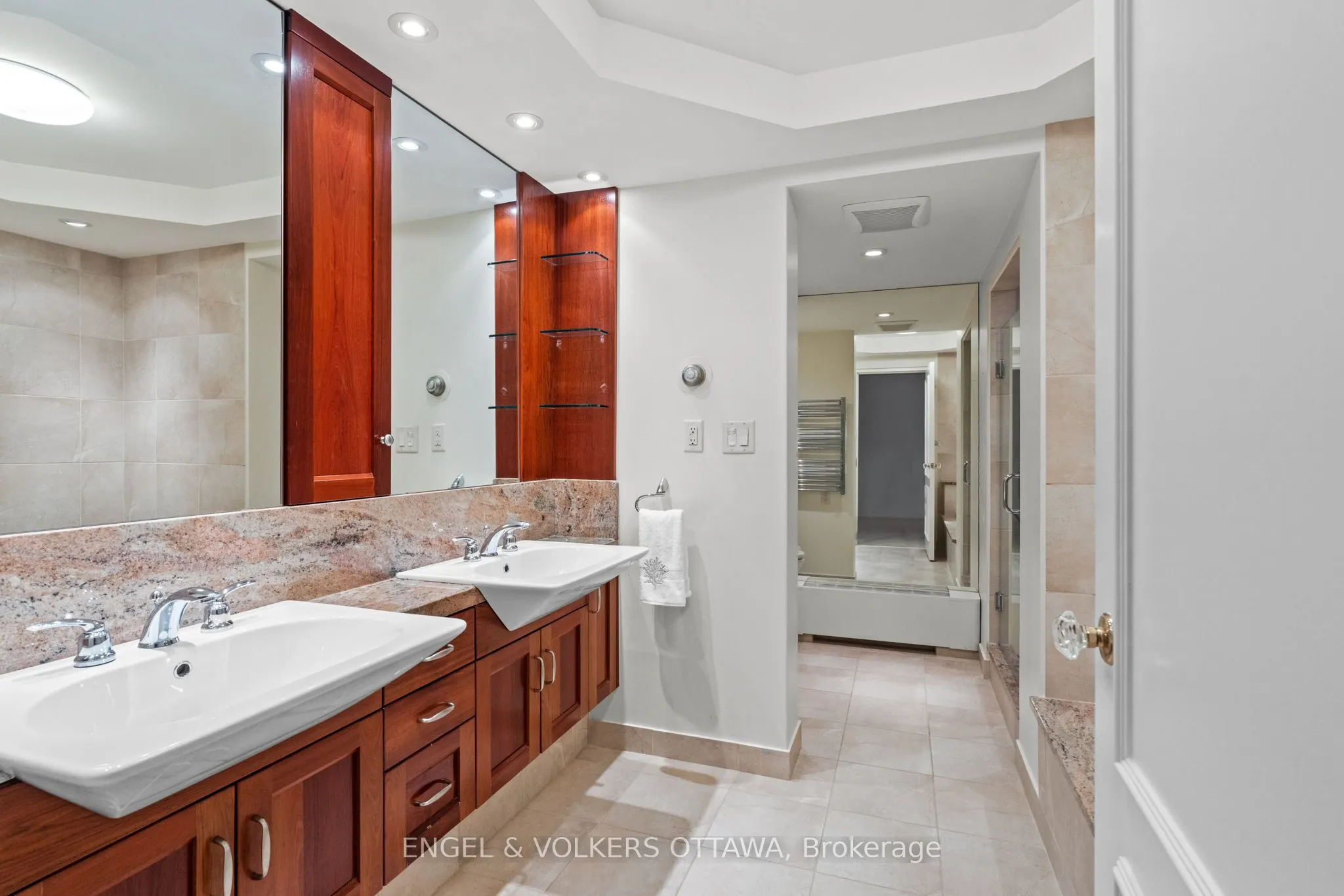 111 Echo Drive, #406