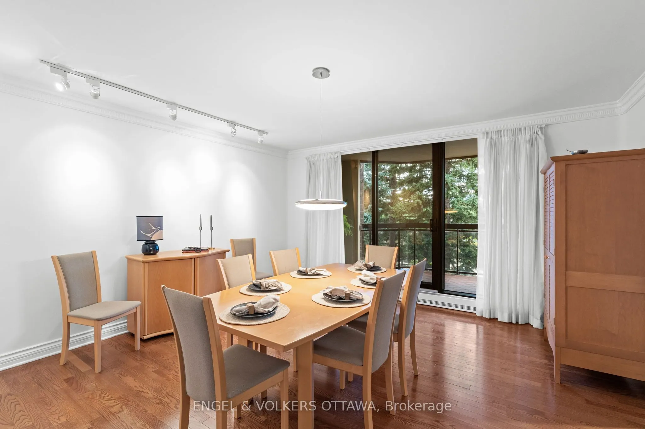 111 Echo Drive, #406