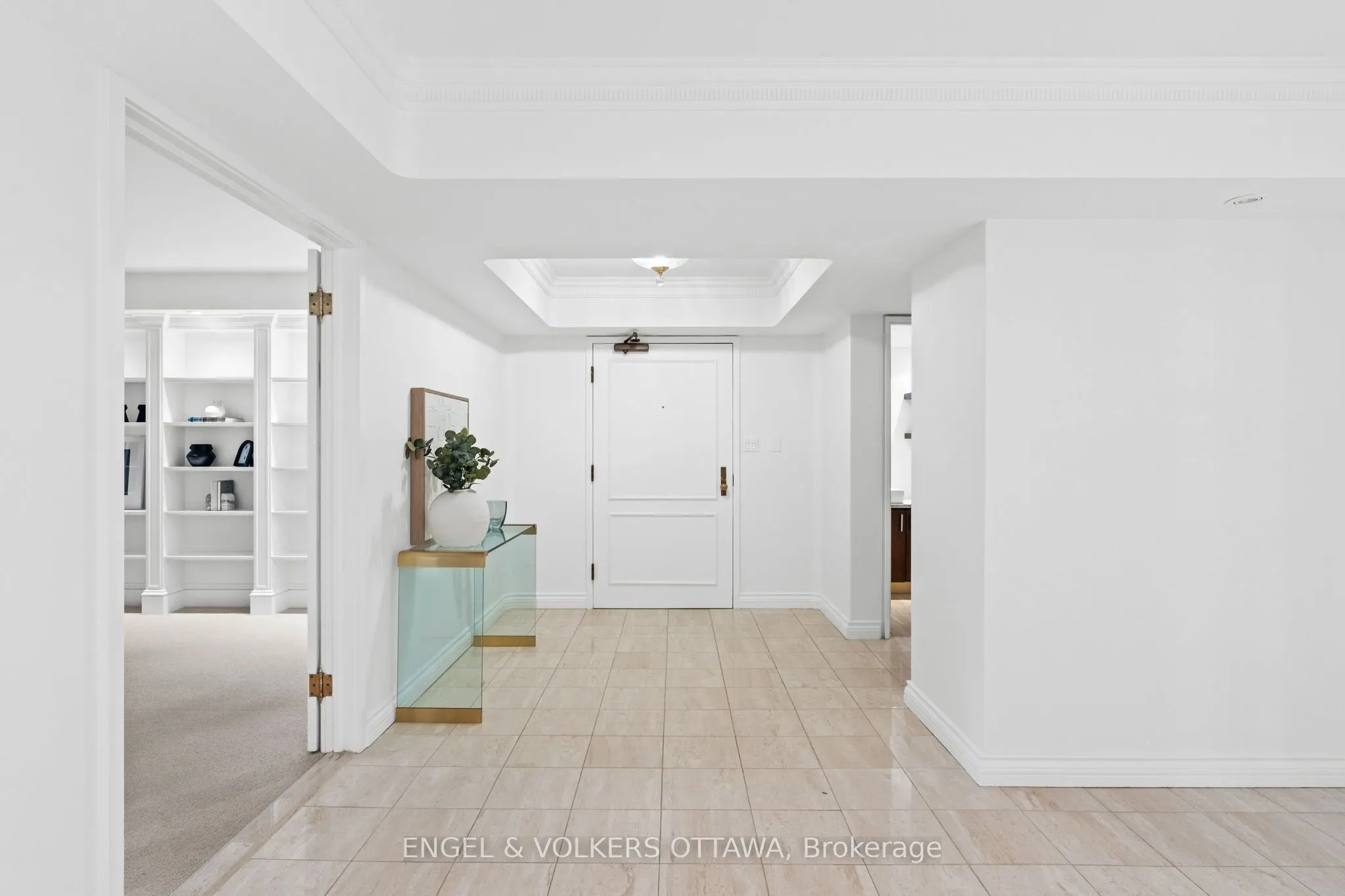 111 Echo Drive, #406