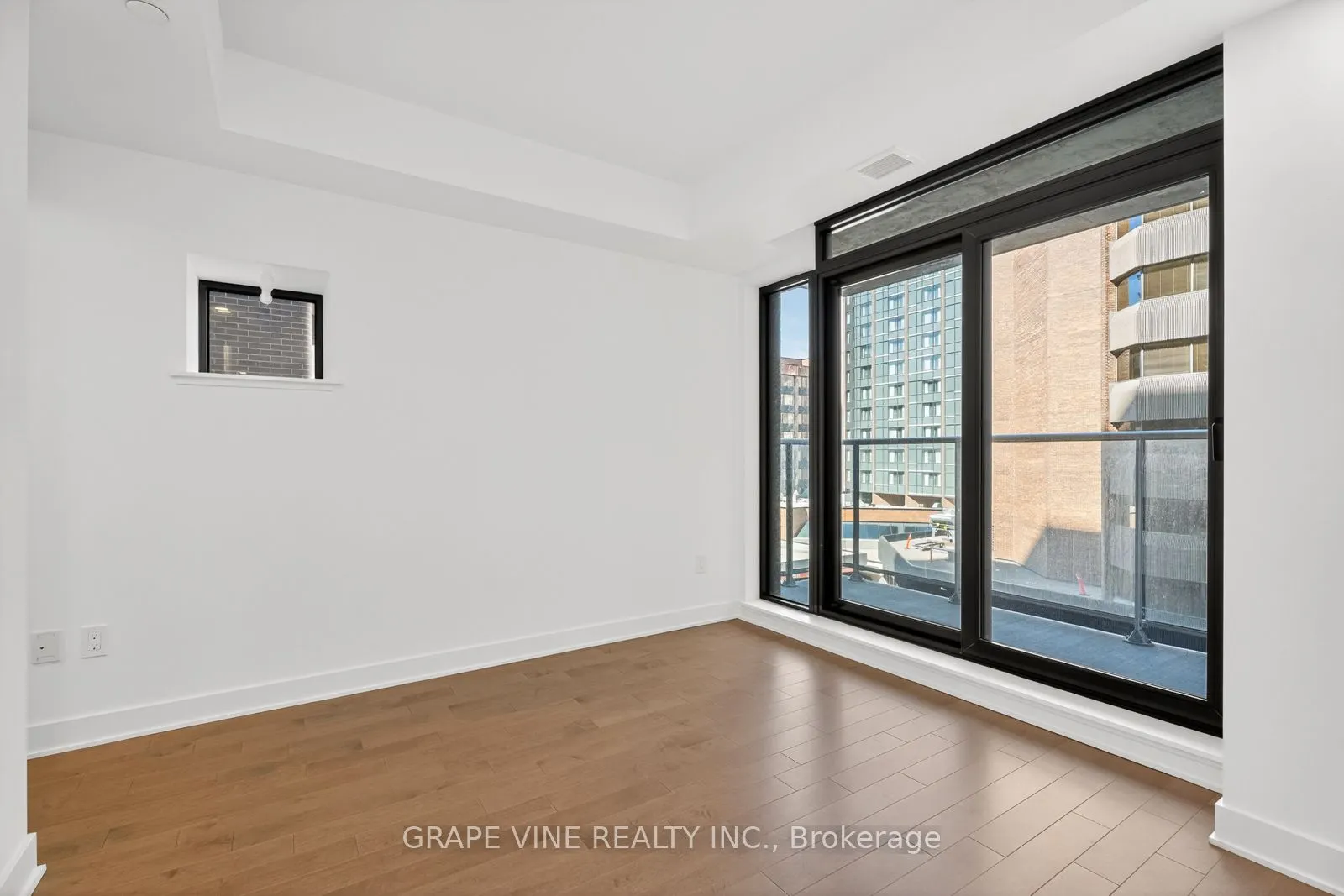 340 Queen Street, #501