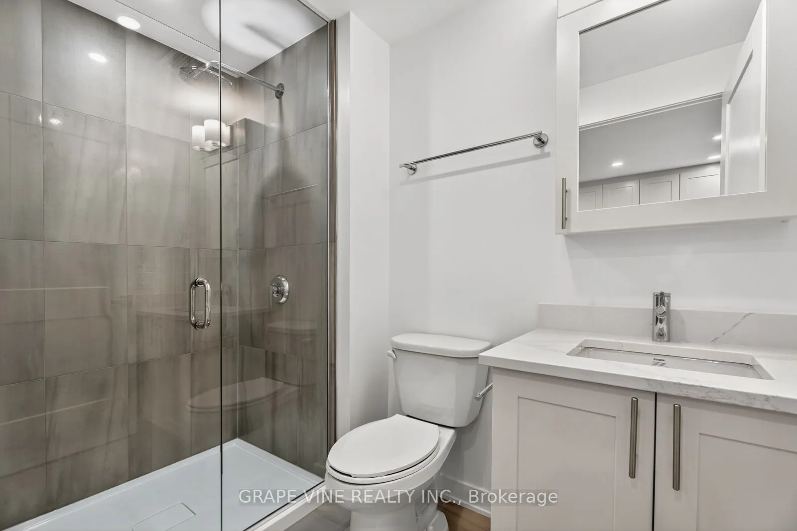 340 Queen Street, #501