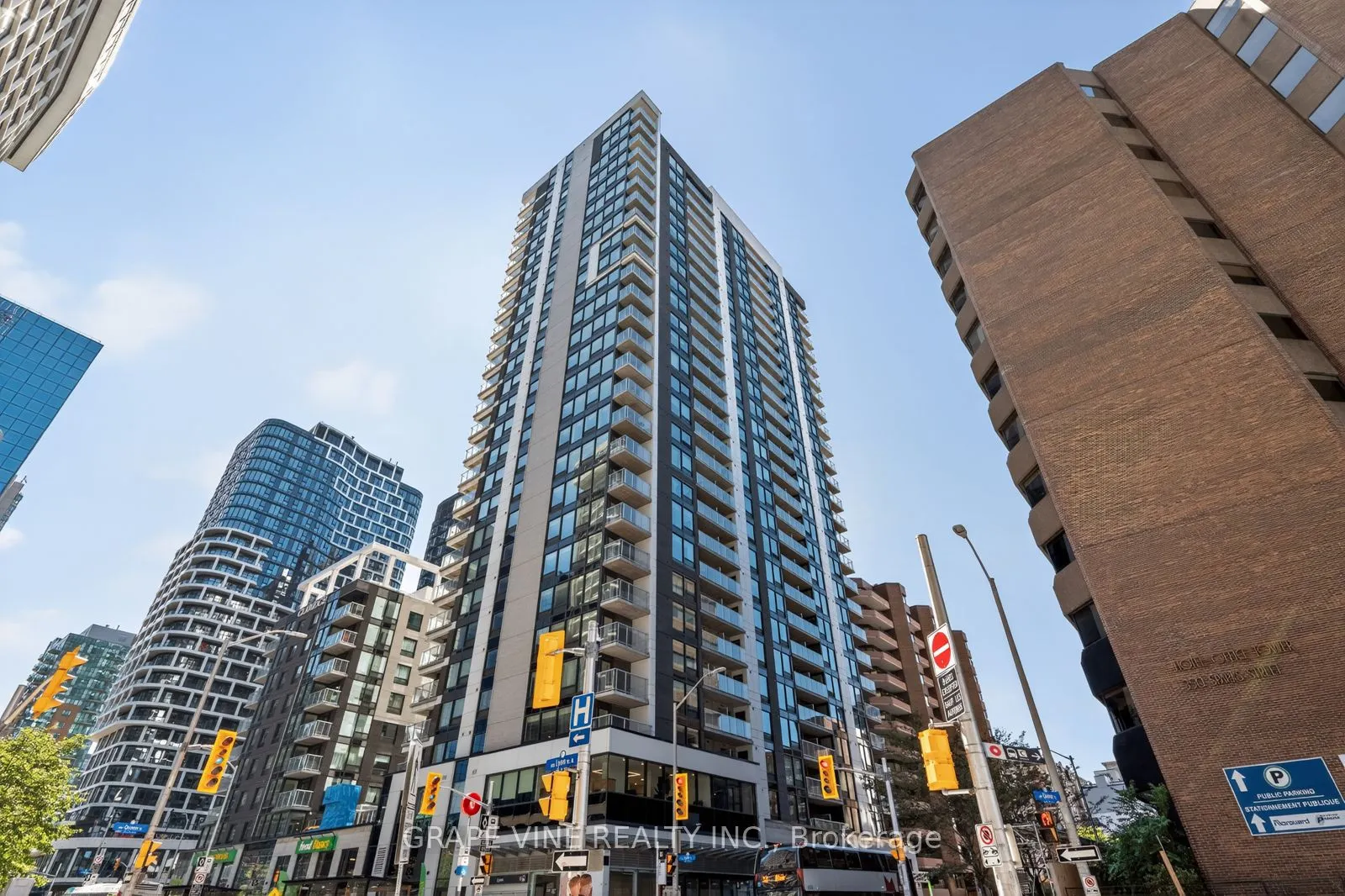340 Queen Street, #501