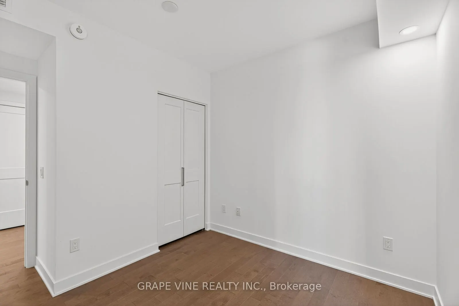 340 Queen Street, #501