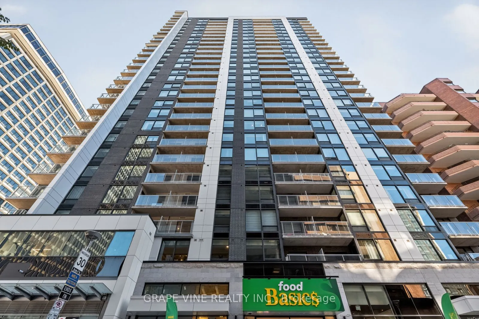 340 Queen Street, #501