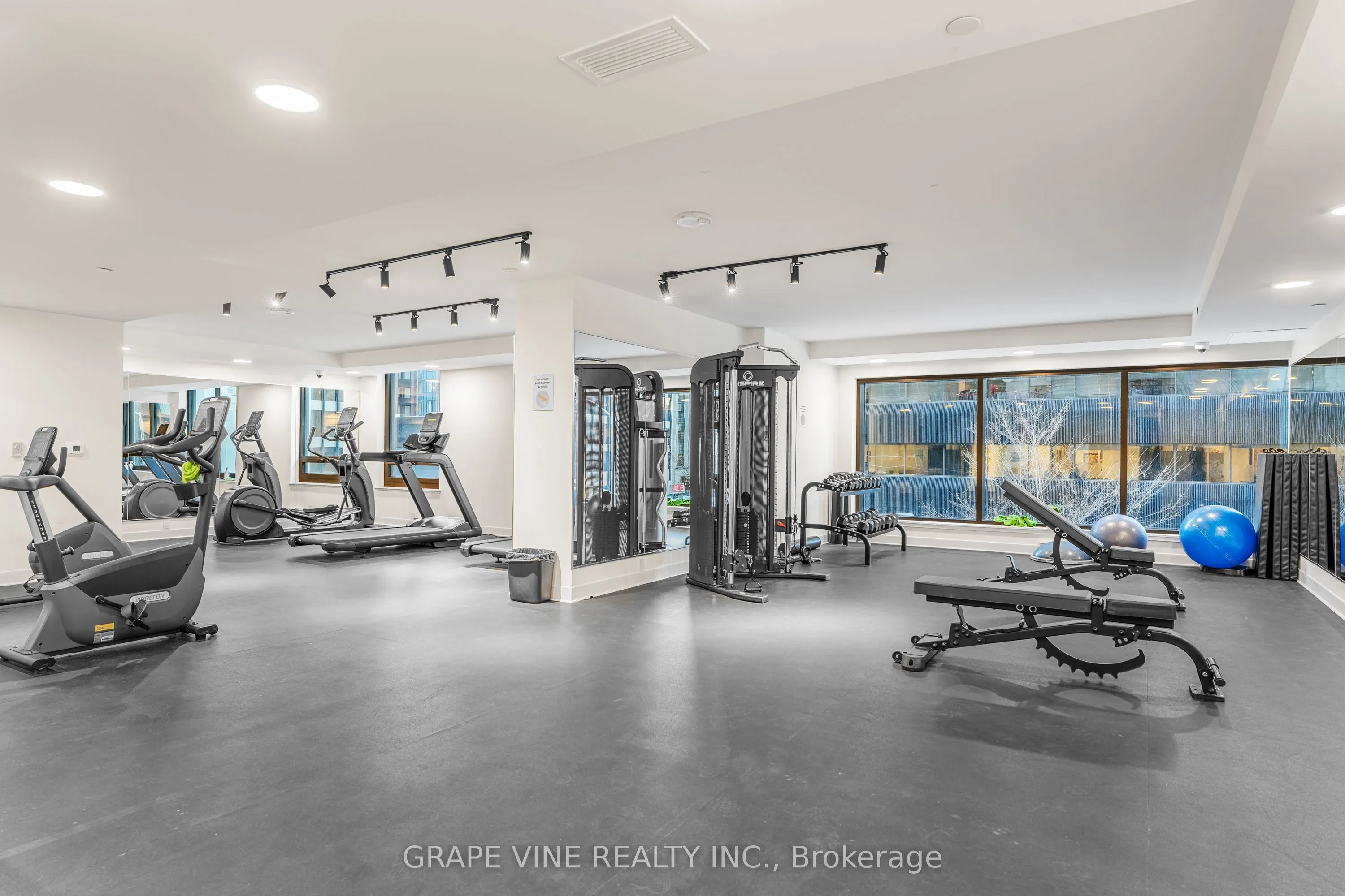 340 Queen Street, #501