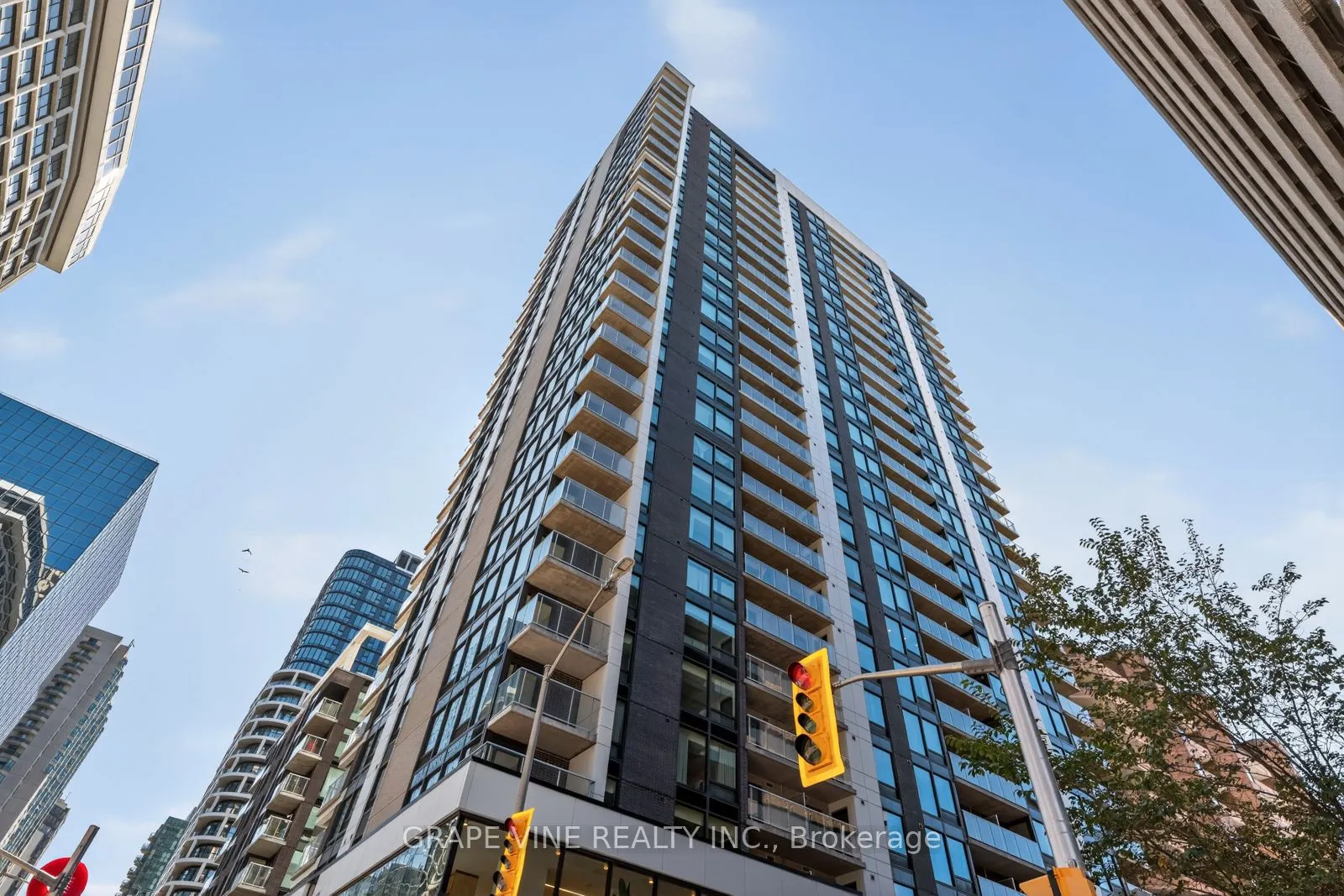 340 Queen Street, #501