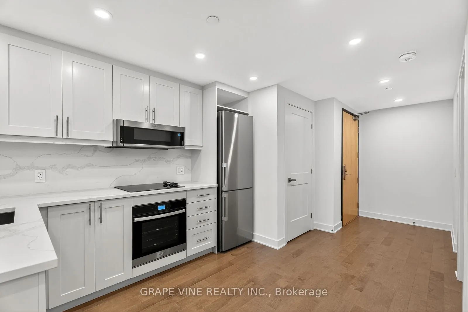 340 Queen Street, #501