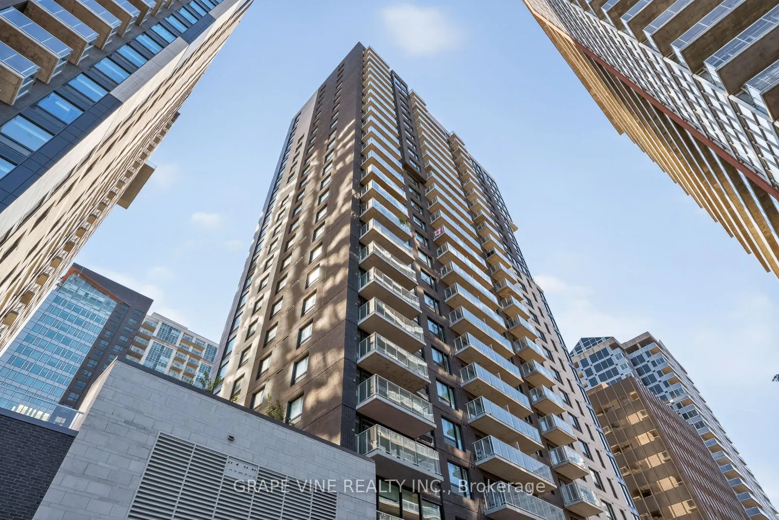 180 George Street, #601