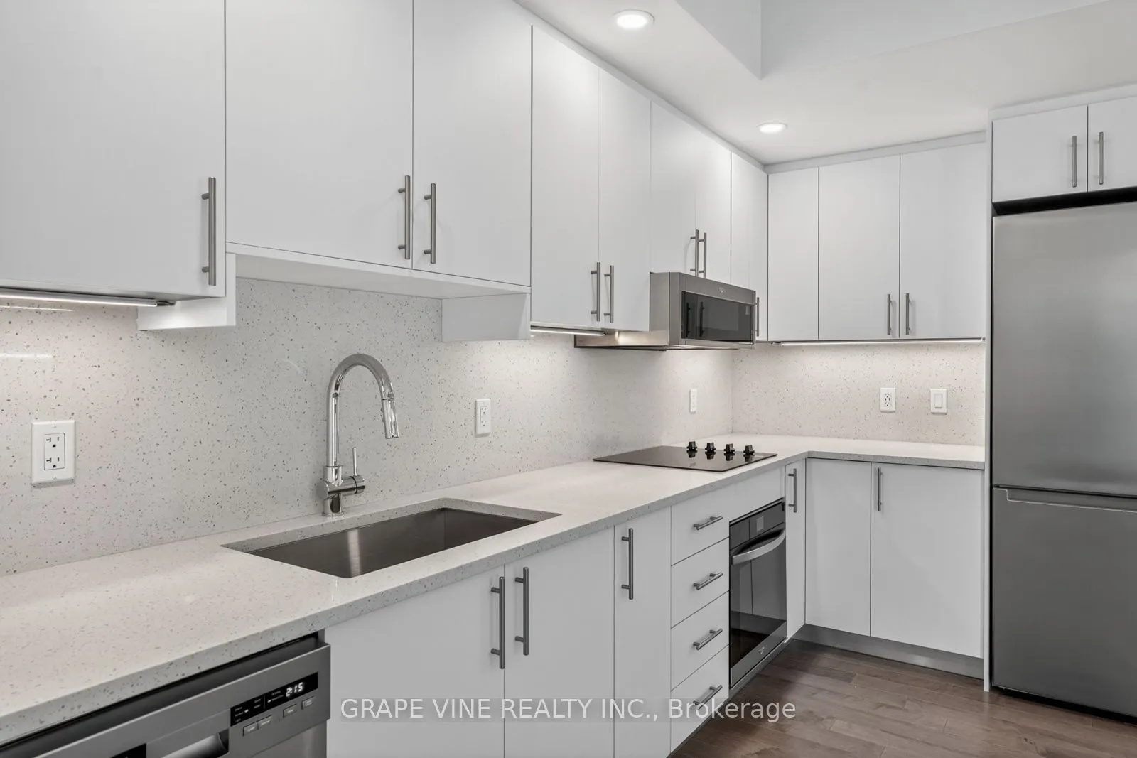 180 George Street, #601