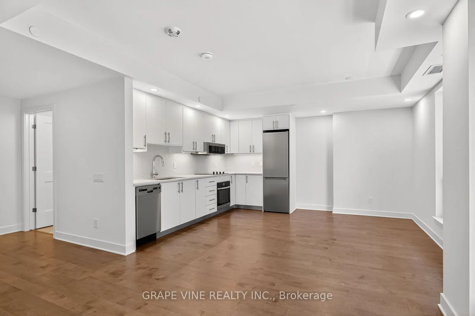 180 George Street, #601