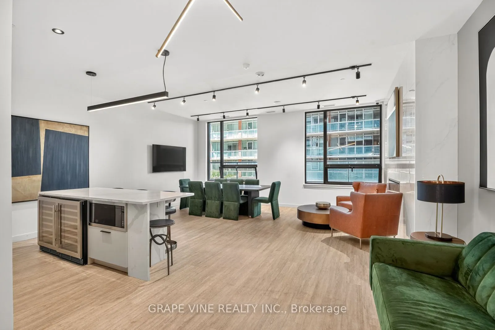 180 George Street, #601