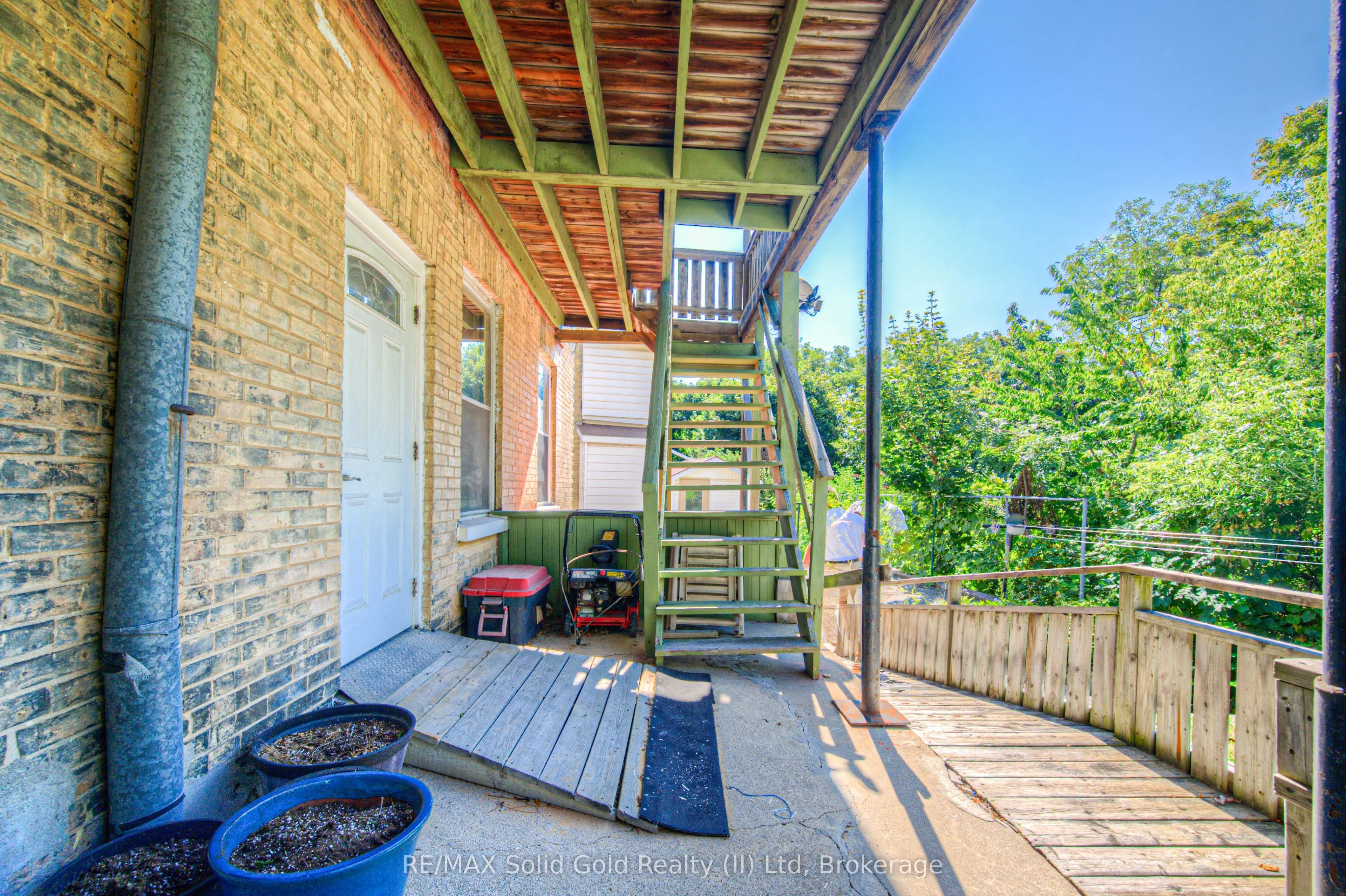 76 Roseview Avenue