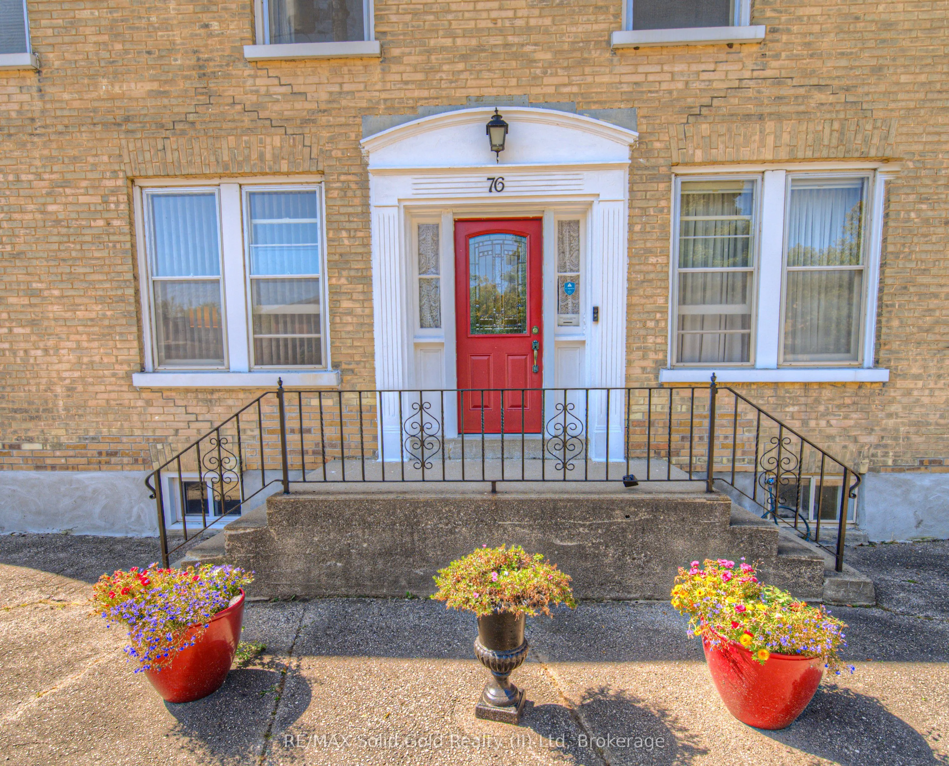 76 Roseview Avenue