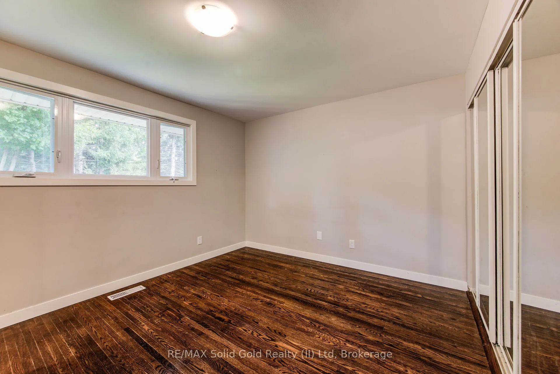 558 Sprucehill Avenue