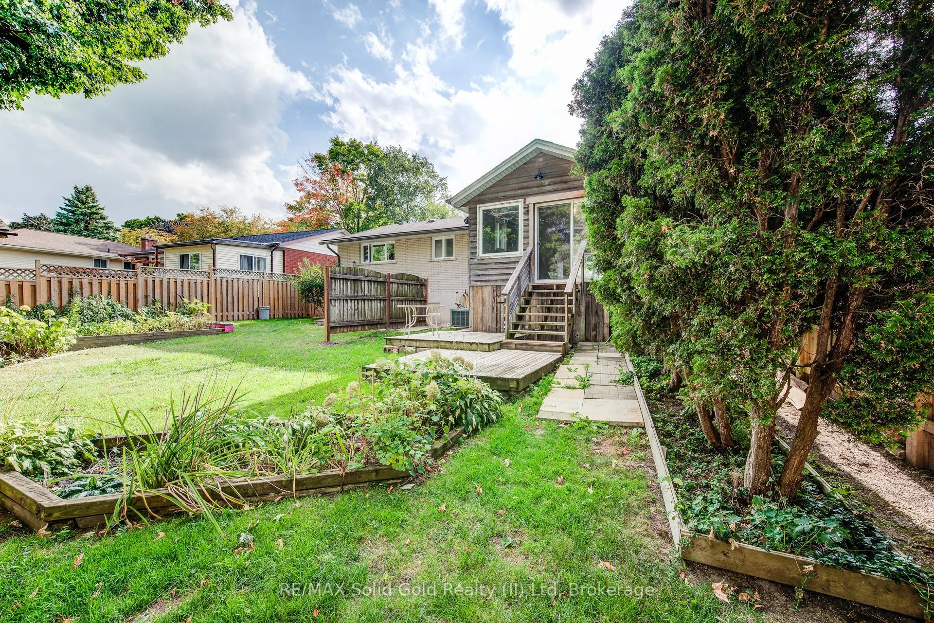 558 Sprucehill Avenue
