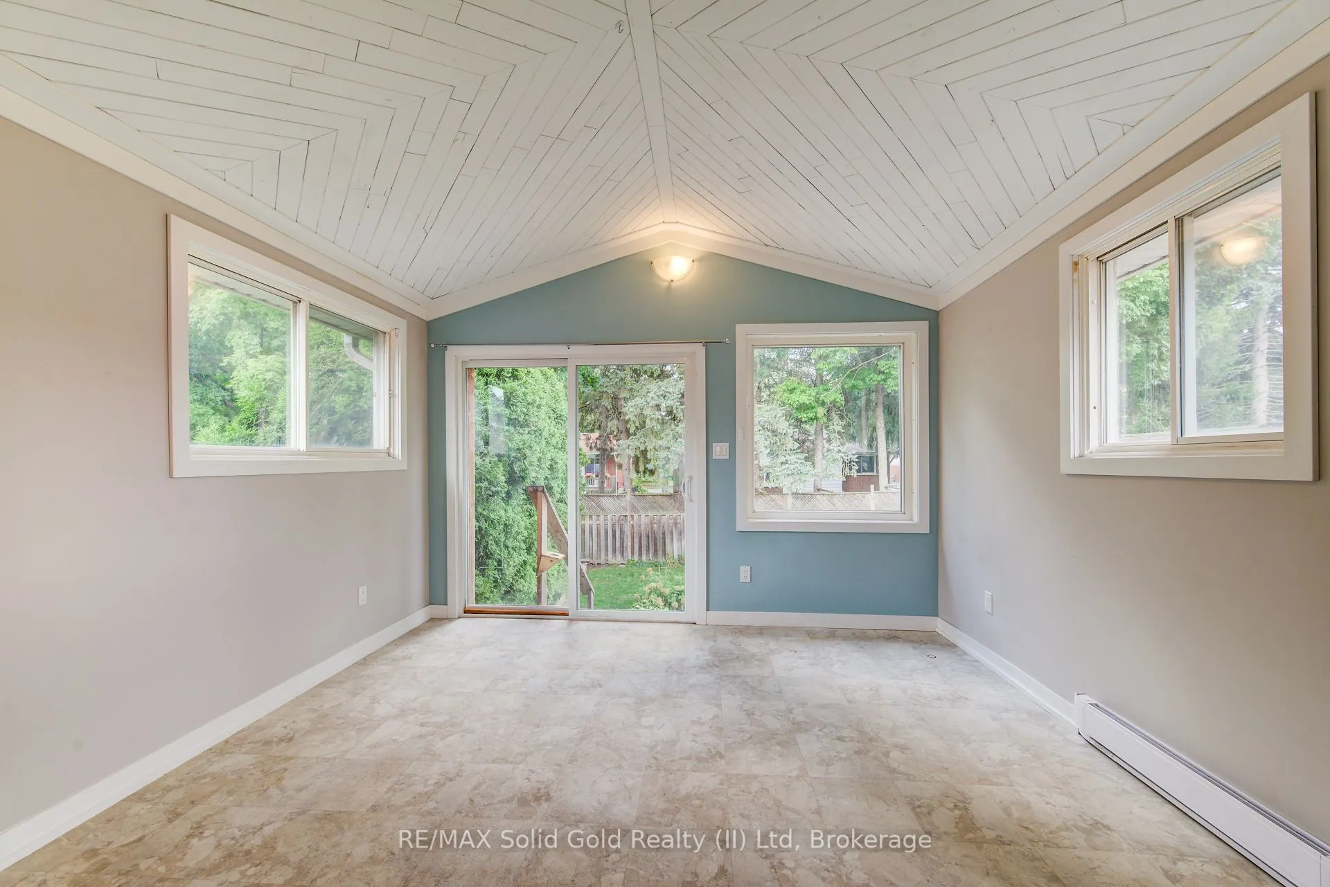 558 Sprucehill Avenue