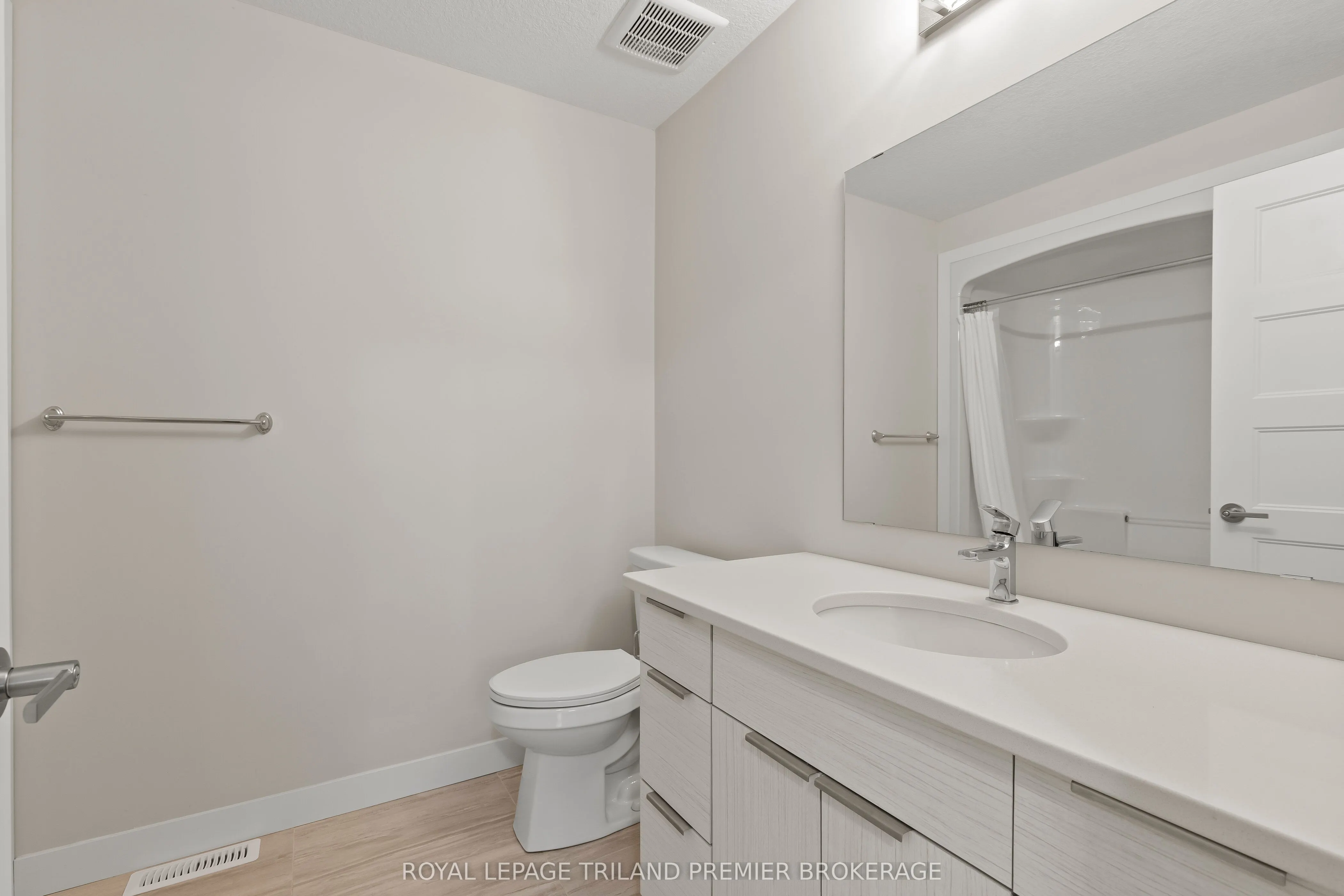 996 WEST VILLAGE Square, #158