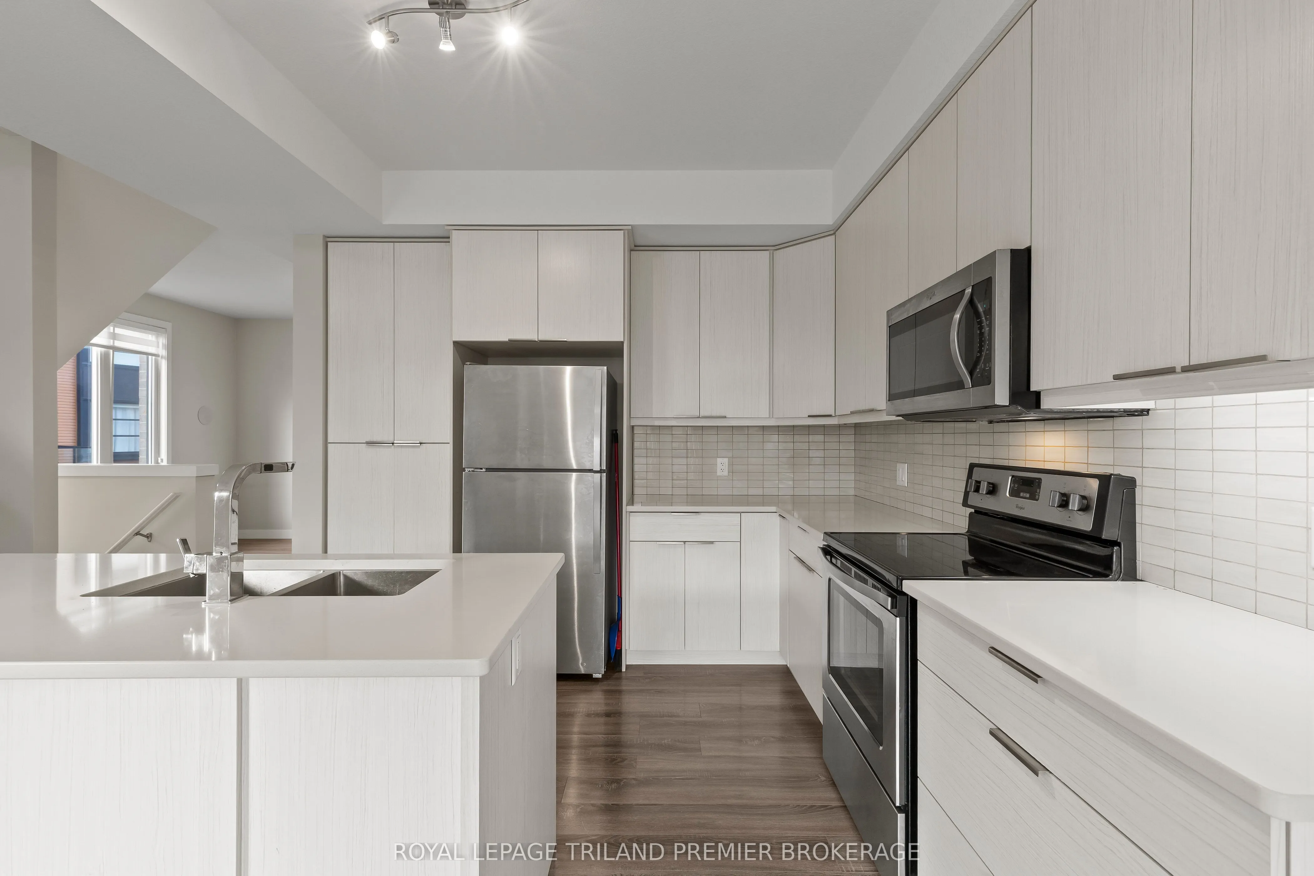 996 WEST VILLAGE Square, #158