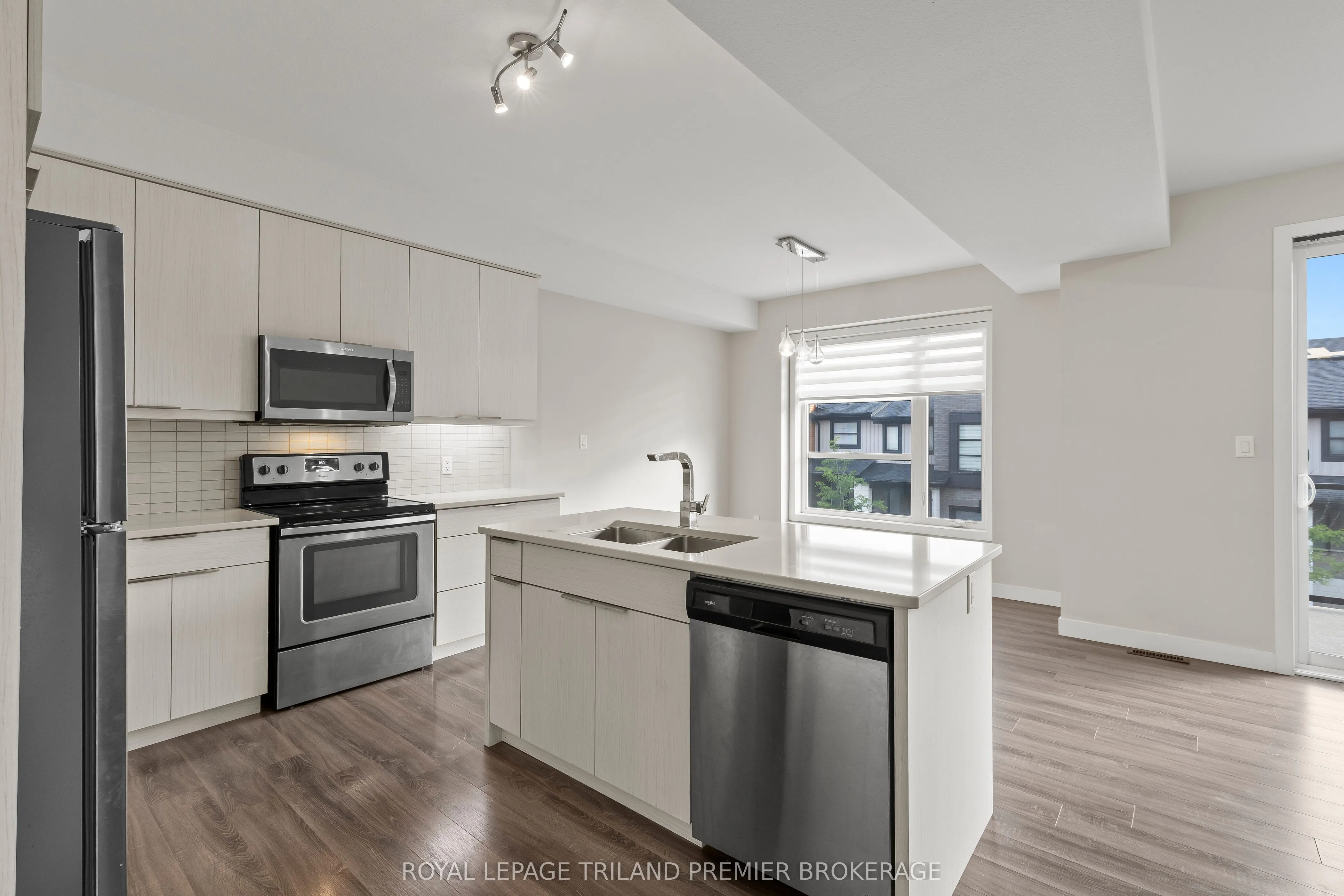 996 WEST VILLAGE Square, #158