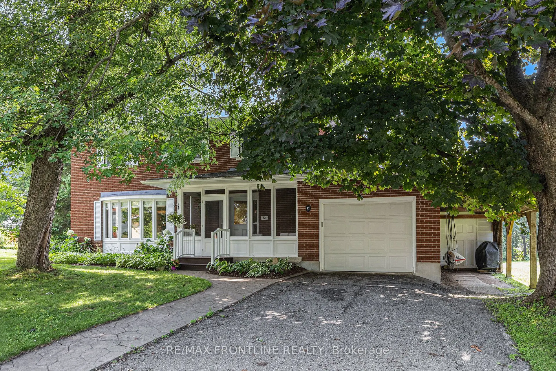12 Glenview Crescent