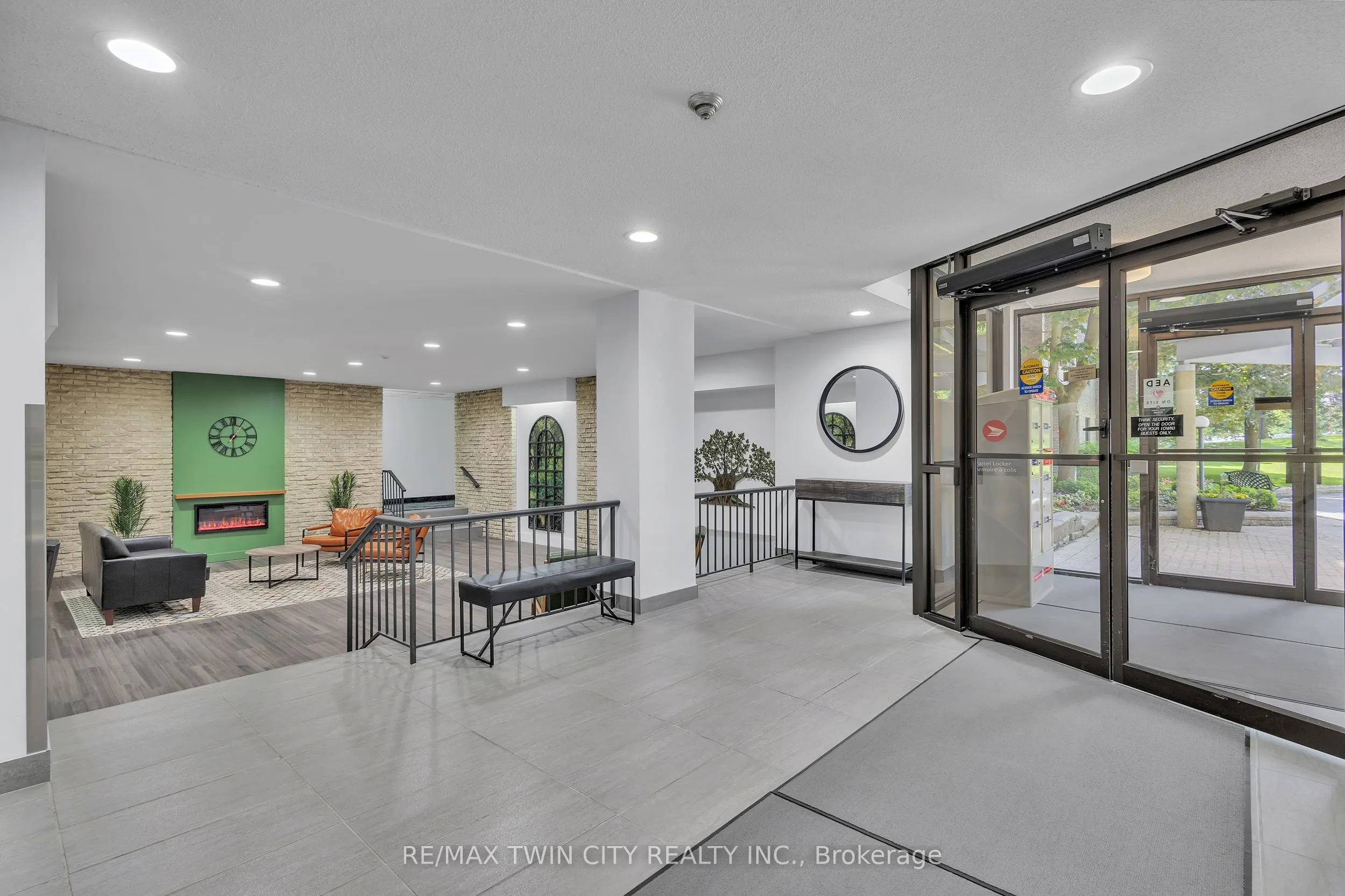 93 Westwood Road, #206