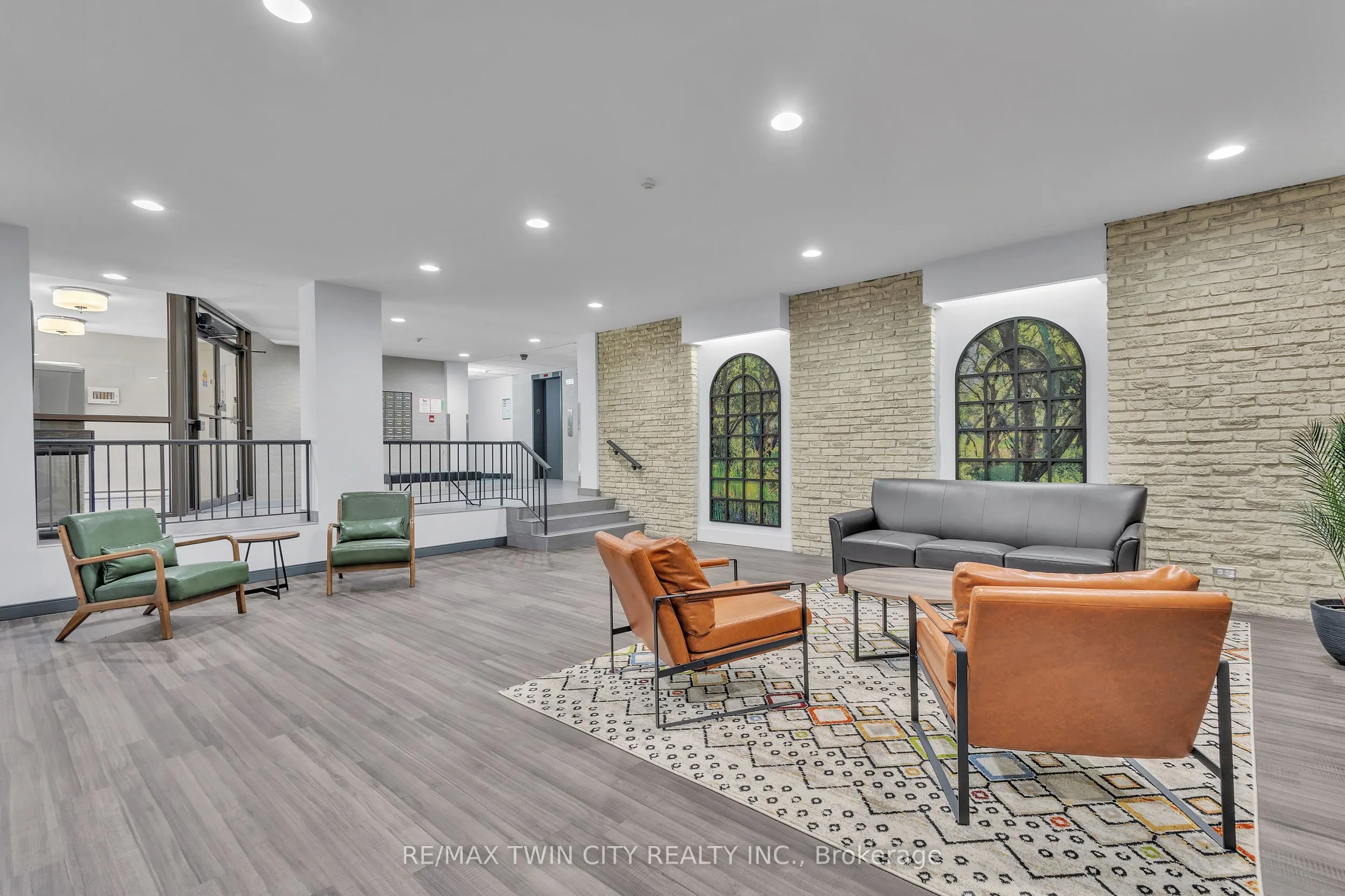 93 Westwood Road, #206