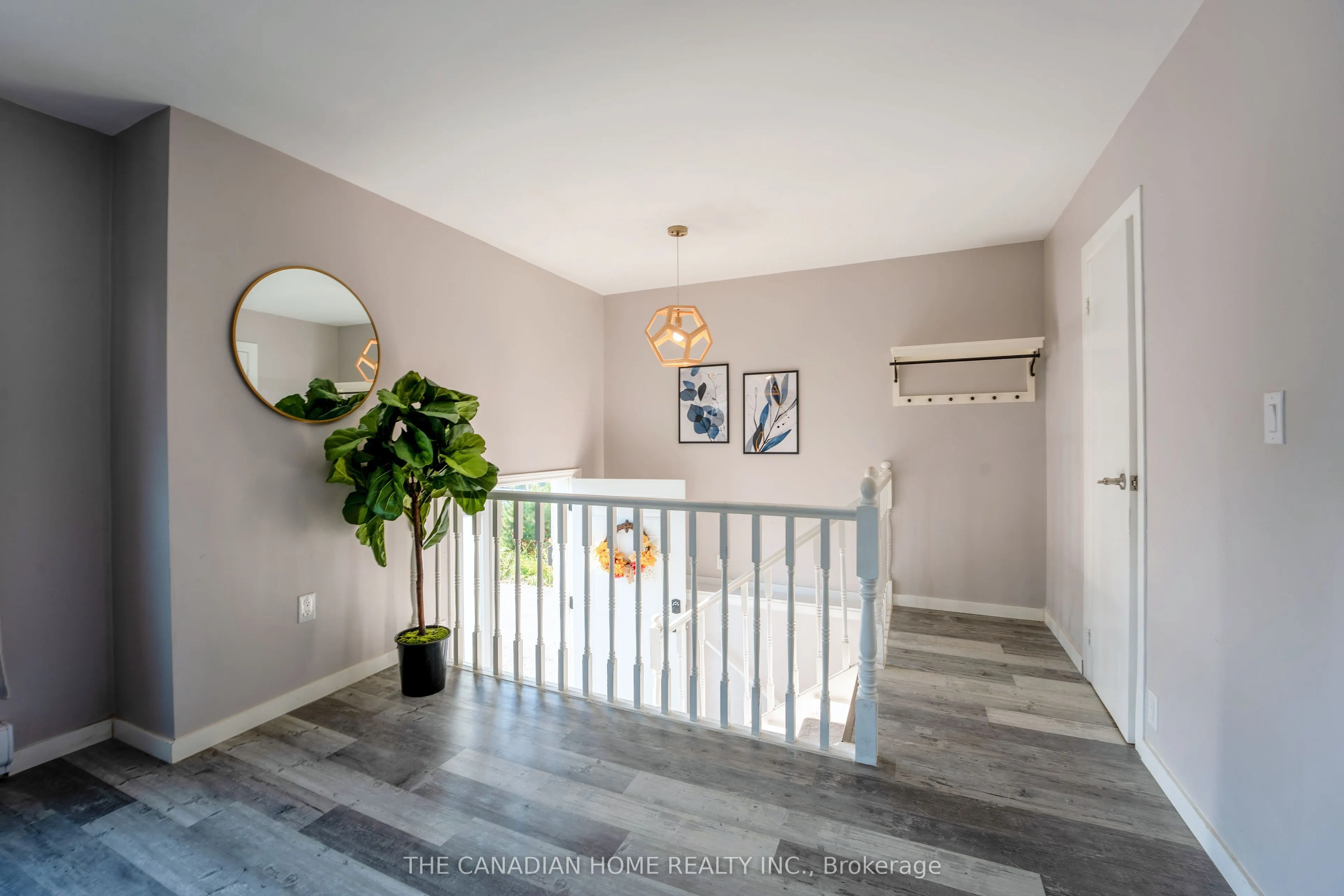 159 PINE Street S