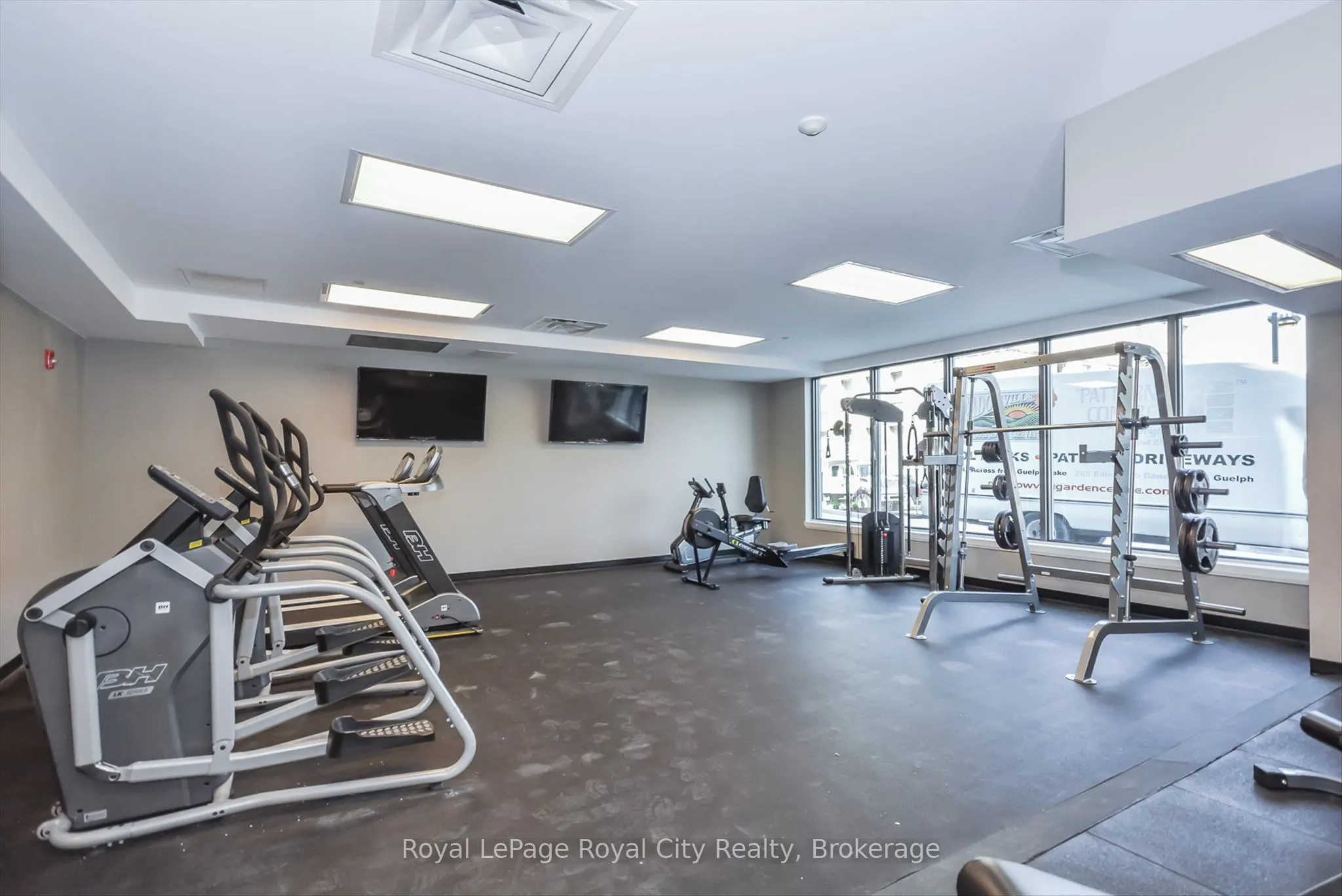 53 Arthur Street S, #912