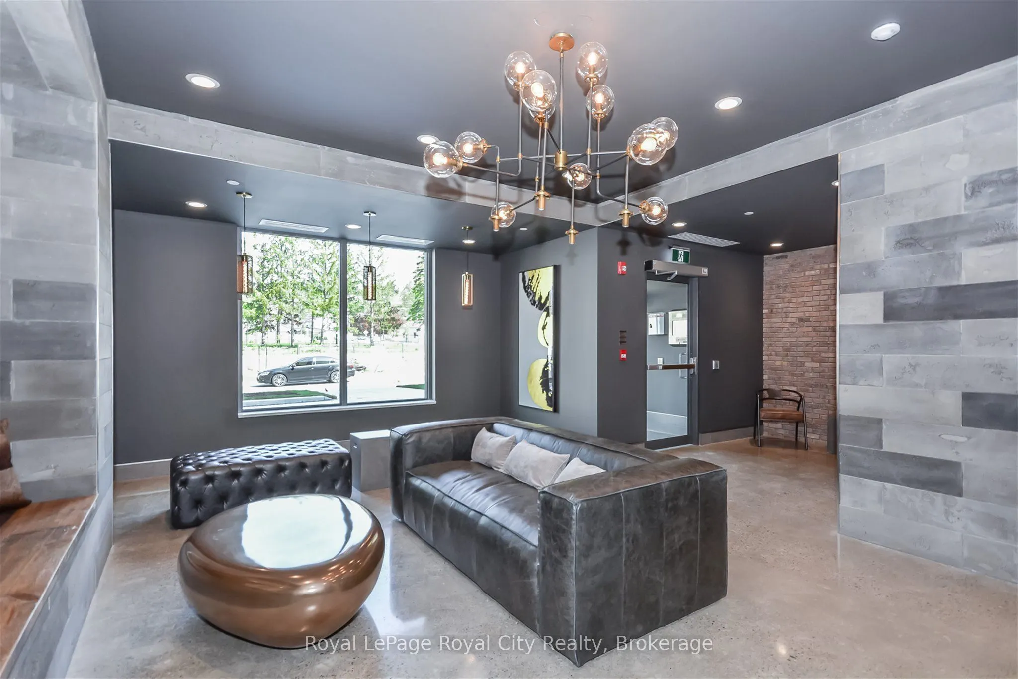 53 Arthur Street S, #912