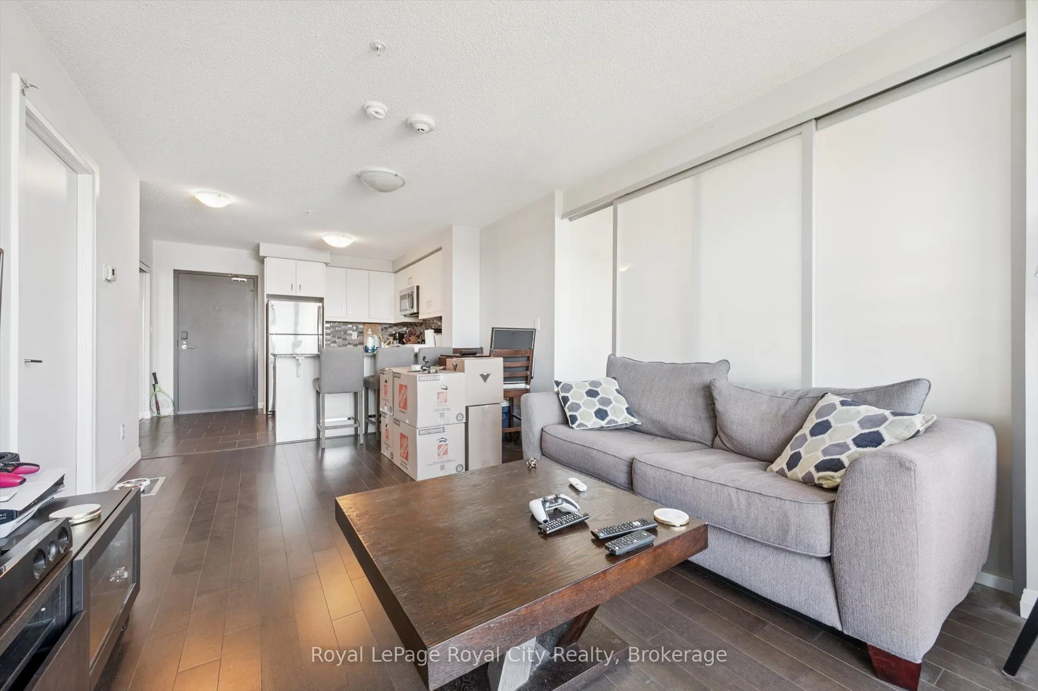 53 Arthur Street S, #912